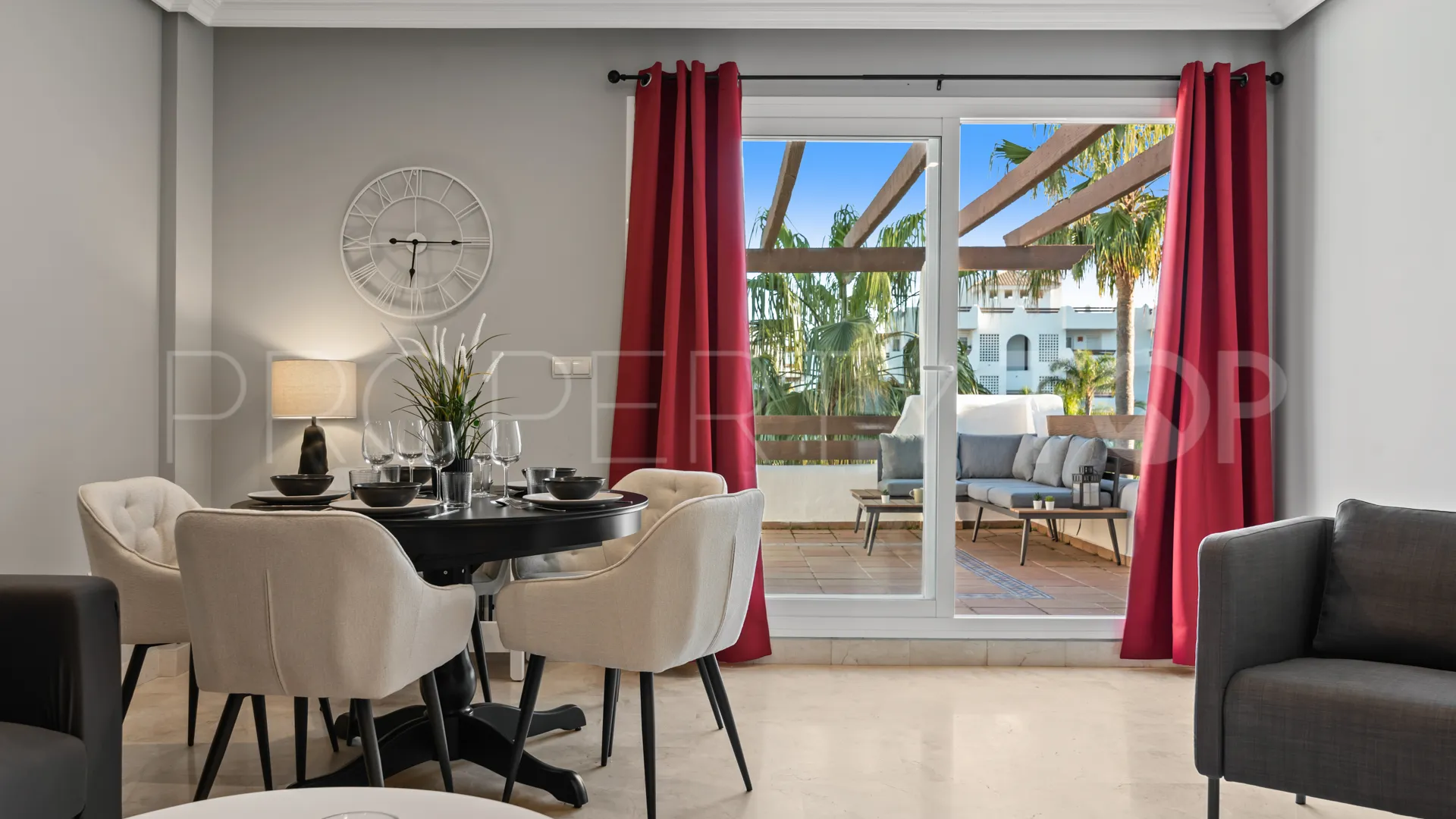 Ático de 2 dormitorios en venta en Selwo Hills