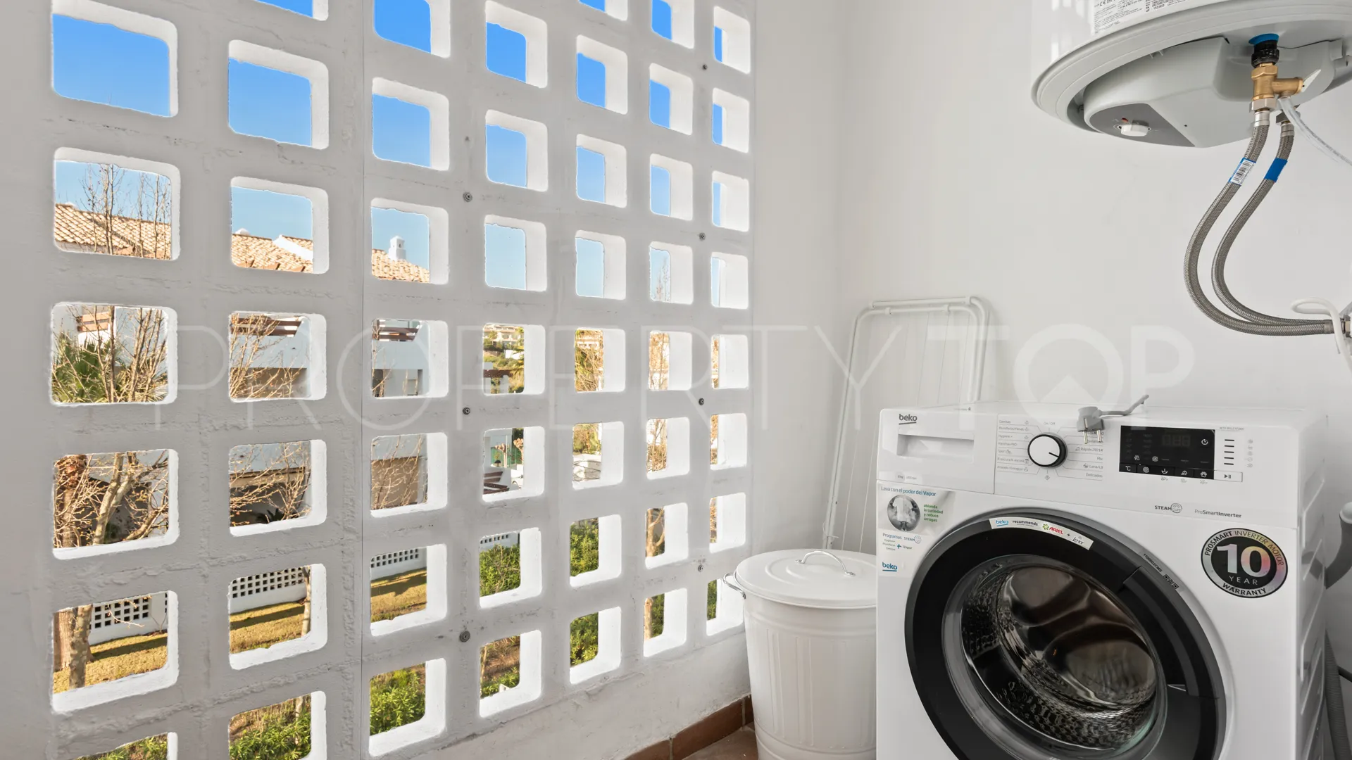 Ático de 2 dormitorios en venta en Selwo Hills
