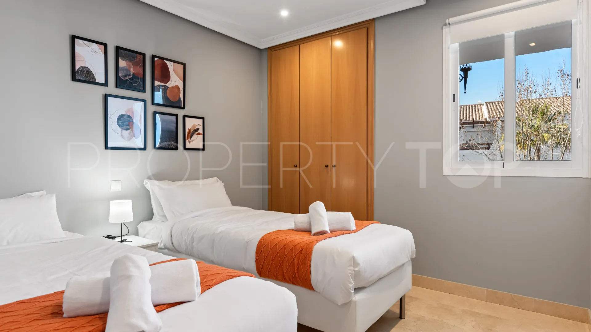 Ático de 2 dormitorios en venta en Selwo Hills