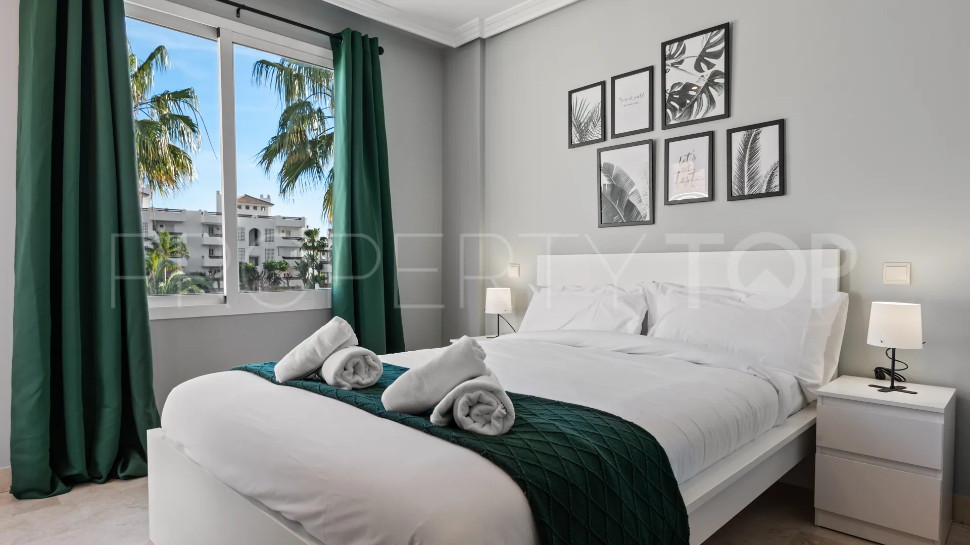 Ático de 2 dormitorios en venta en Selwo Hills