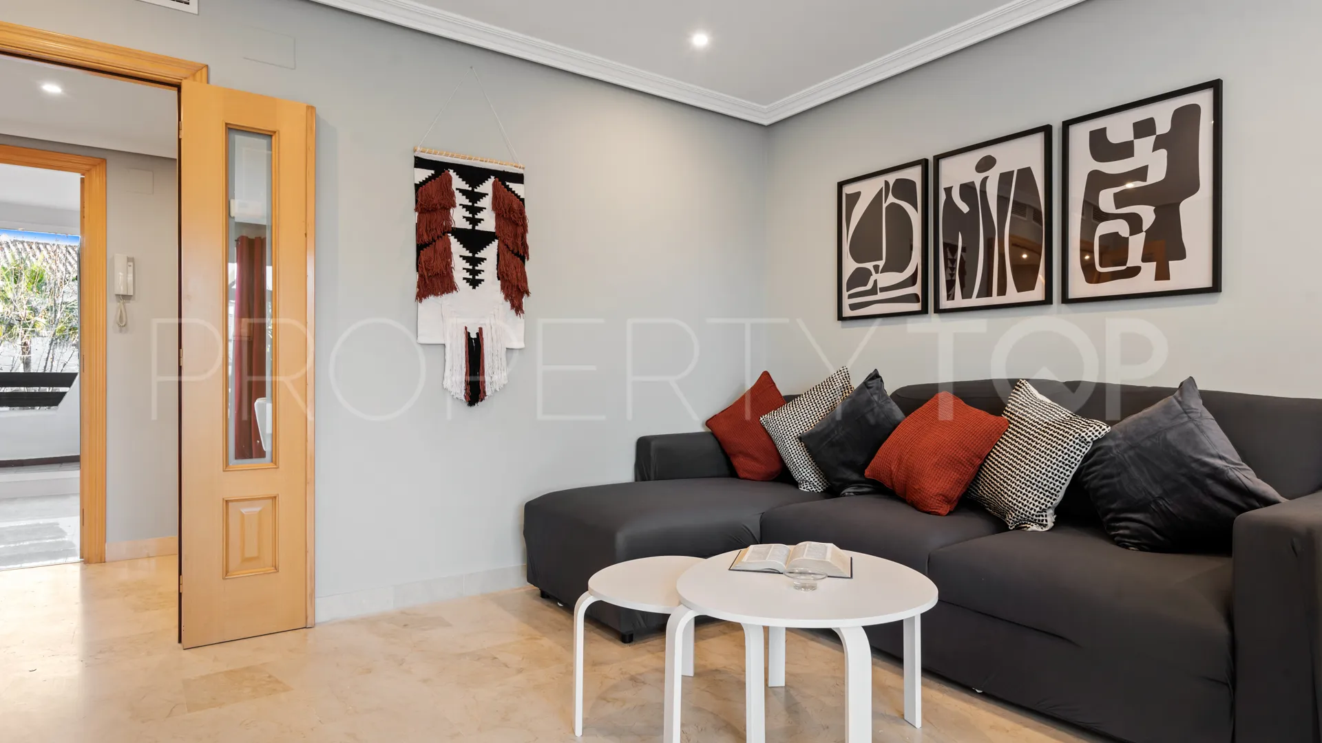 Ático de 2 dormitorios en venta en Selwo Hills