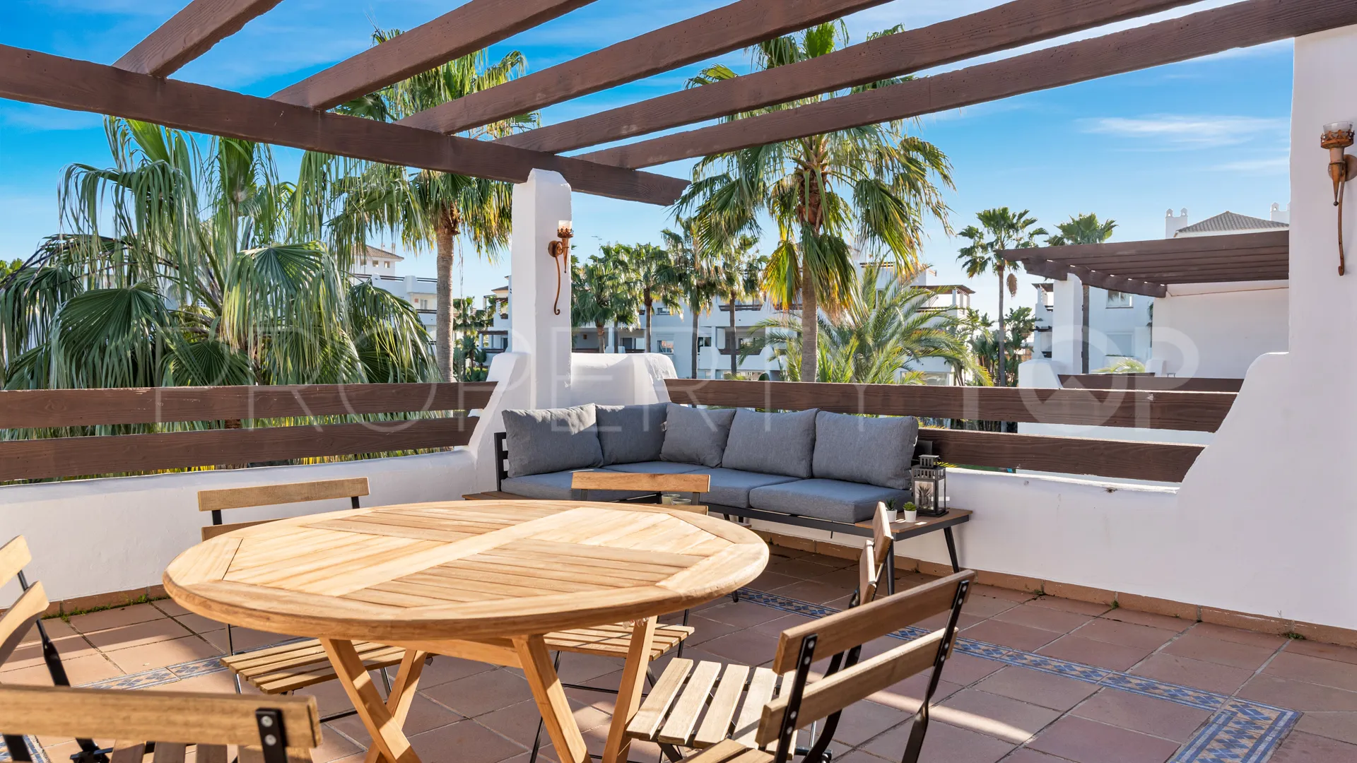 Ático de 2 dormitorios en venta en Selwo Hills