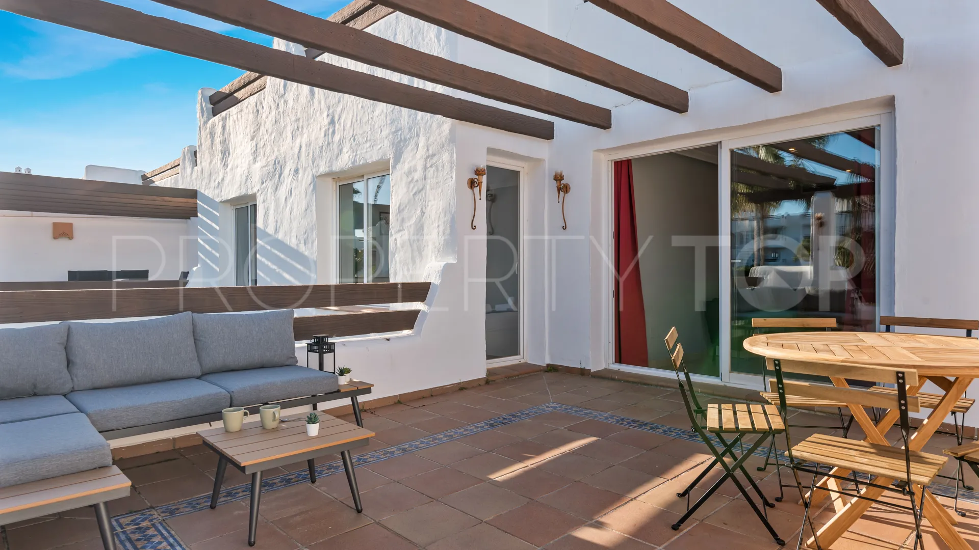 Ático de 2 dormitorios en venta en Selwo Hills