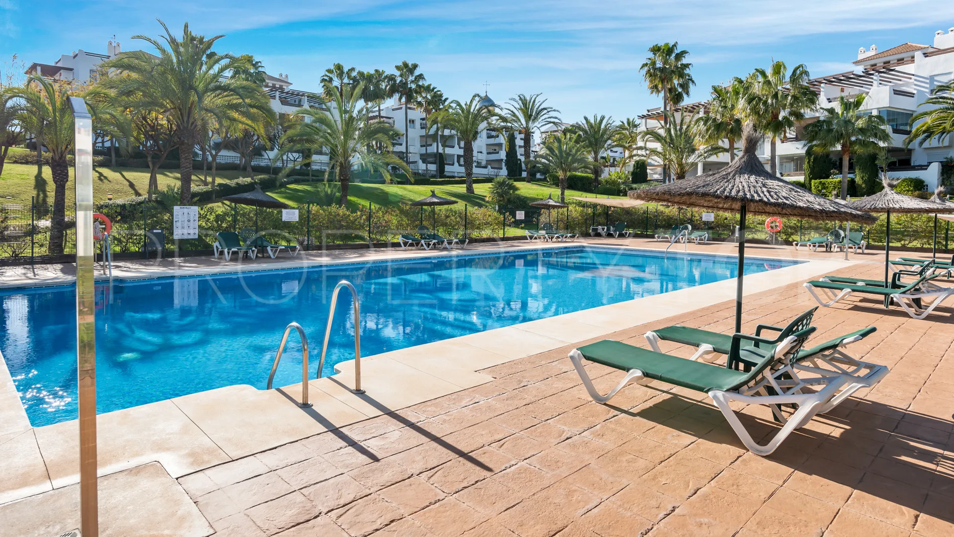 Ático de 2 dormitorios en venta en Selwo Hills
