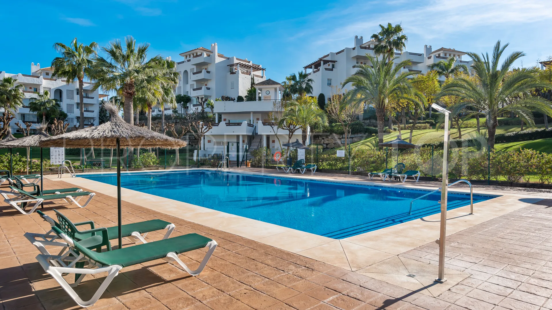 Ático de 2 dormitorios en venta en Selwo Hills