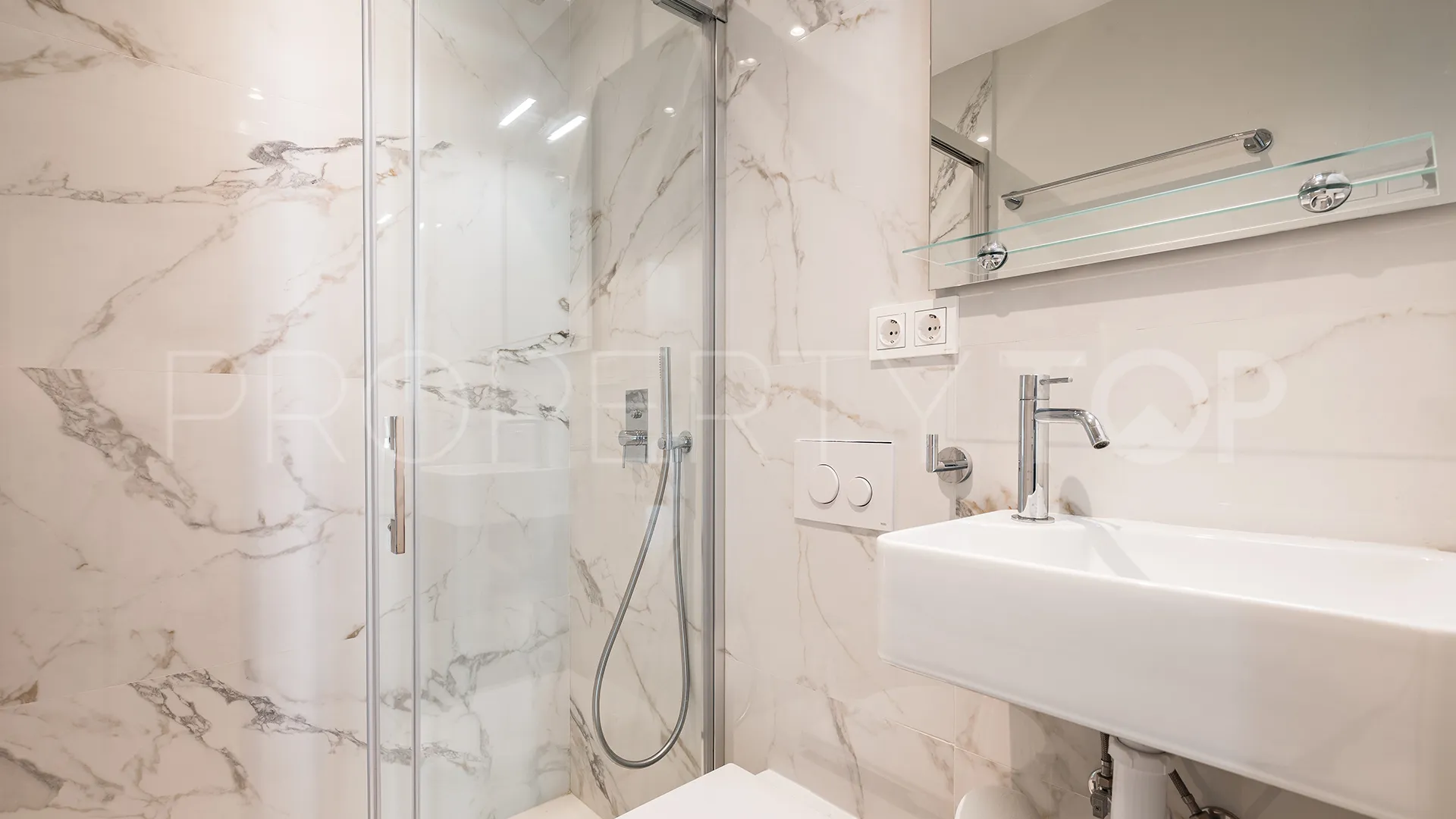 Ático en venta en San Pedro de Alcantara de 4 dormitorios