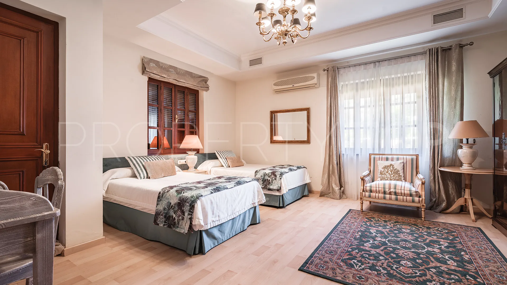 For sale villa in La Capellania with 20 bedrooms