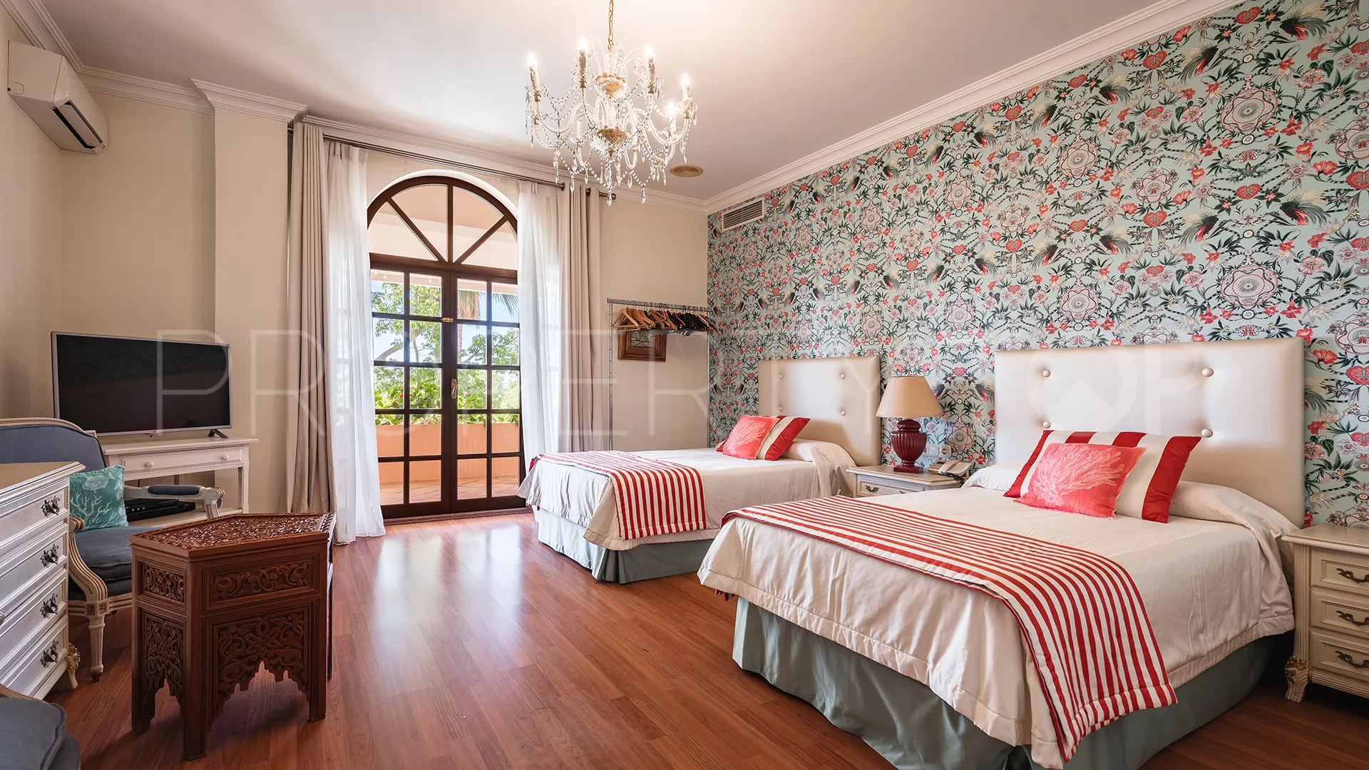 For sale villa in La Capellania with 20 bedrooms