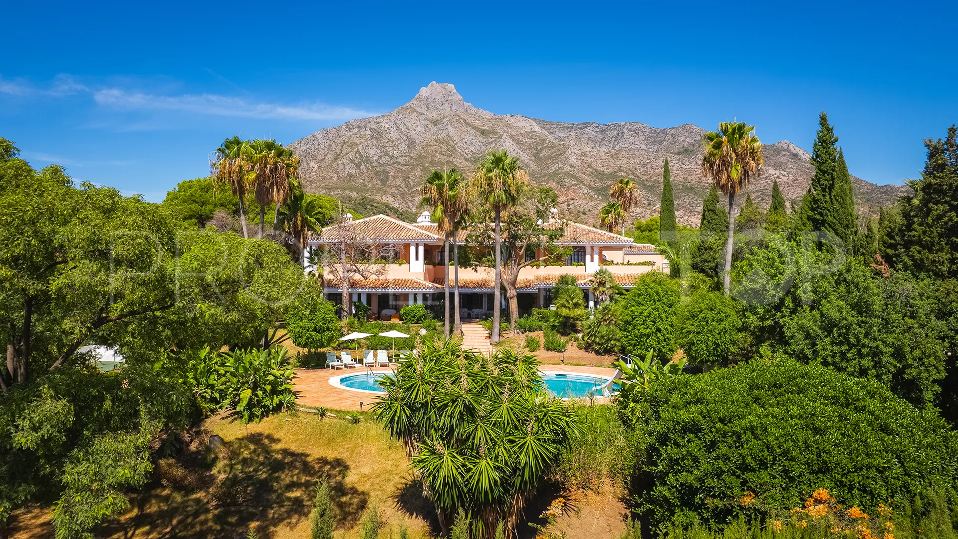 For sale villa in La Capellania with 20 bedrooms