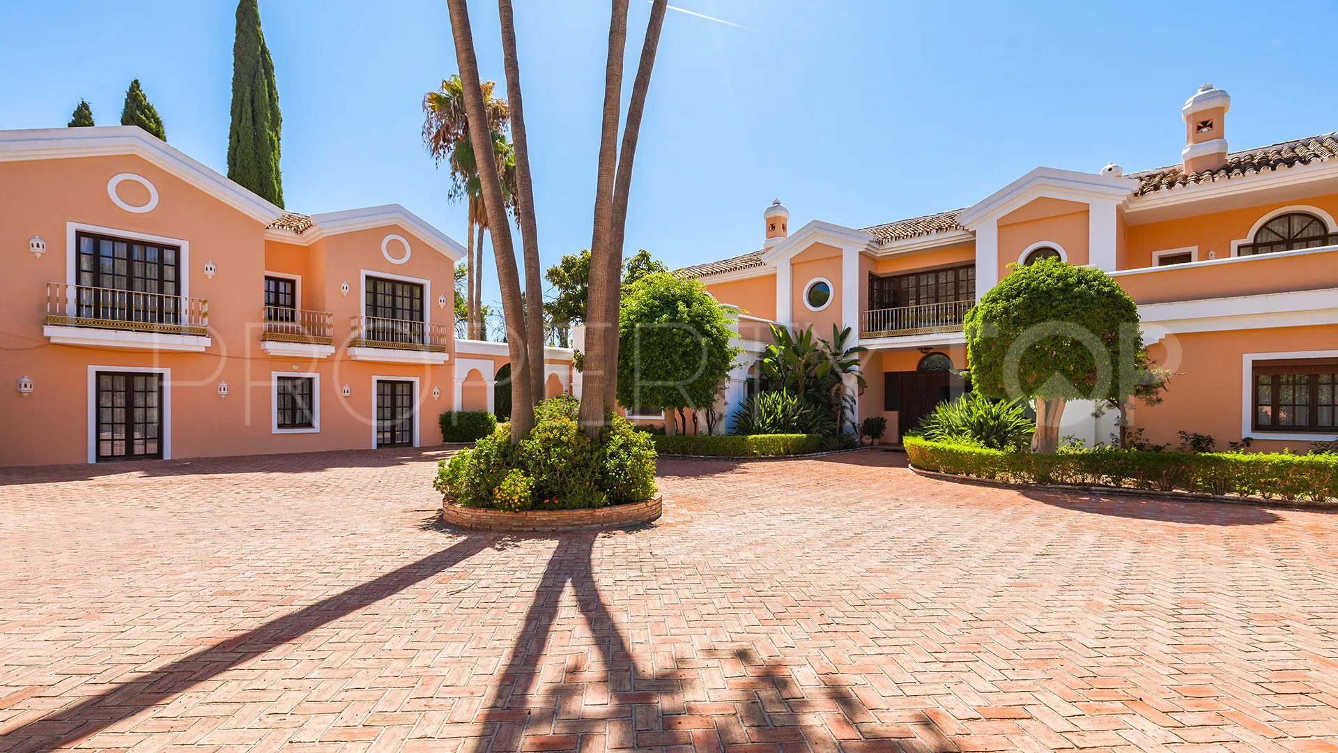 For sale villa in La Capellania with 20 bedrooms