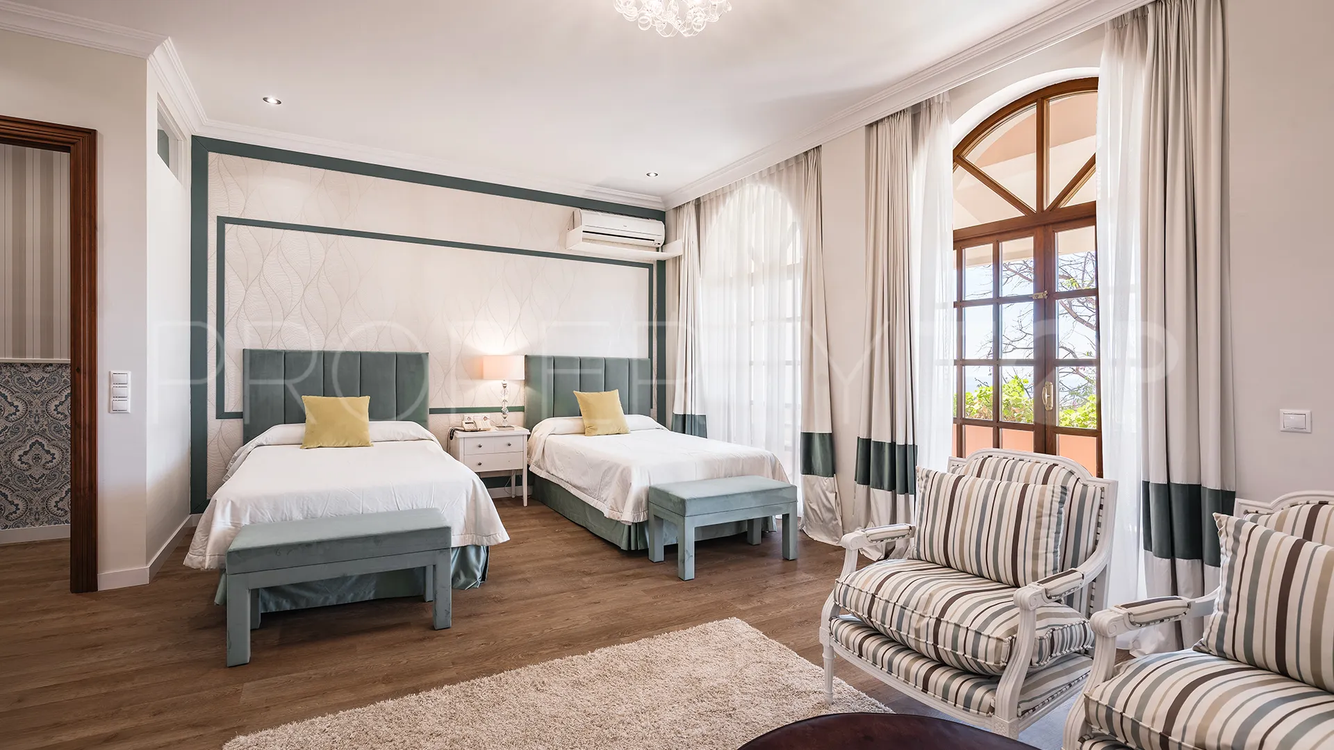 For sale villa in La Capellania with 20 bedrooms