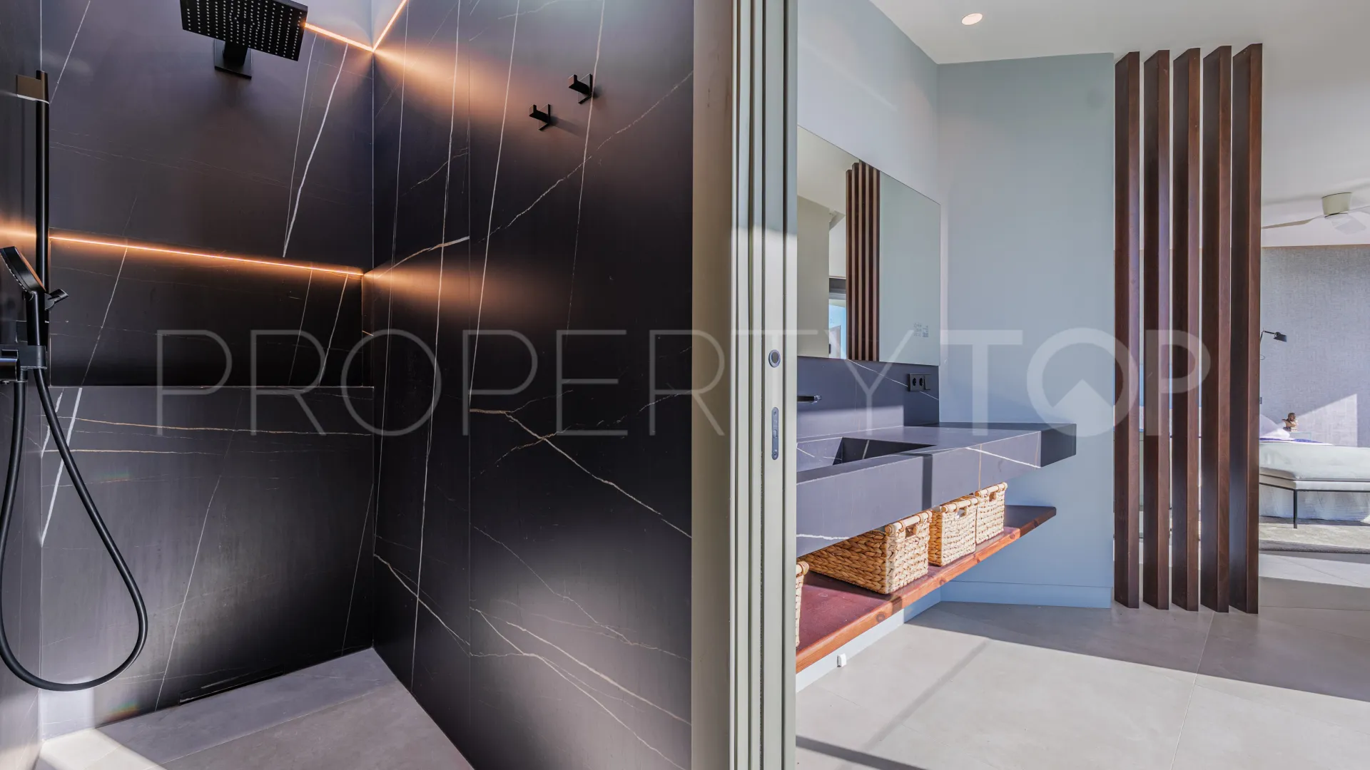 Comprar villa en Malaga - Este