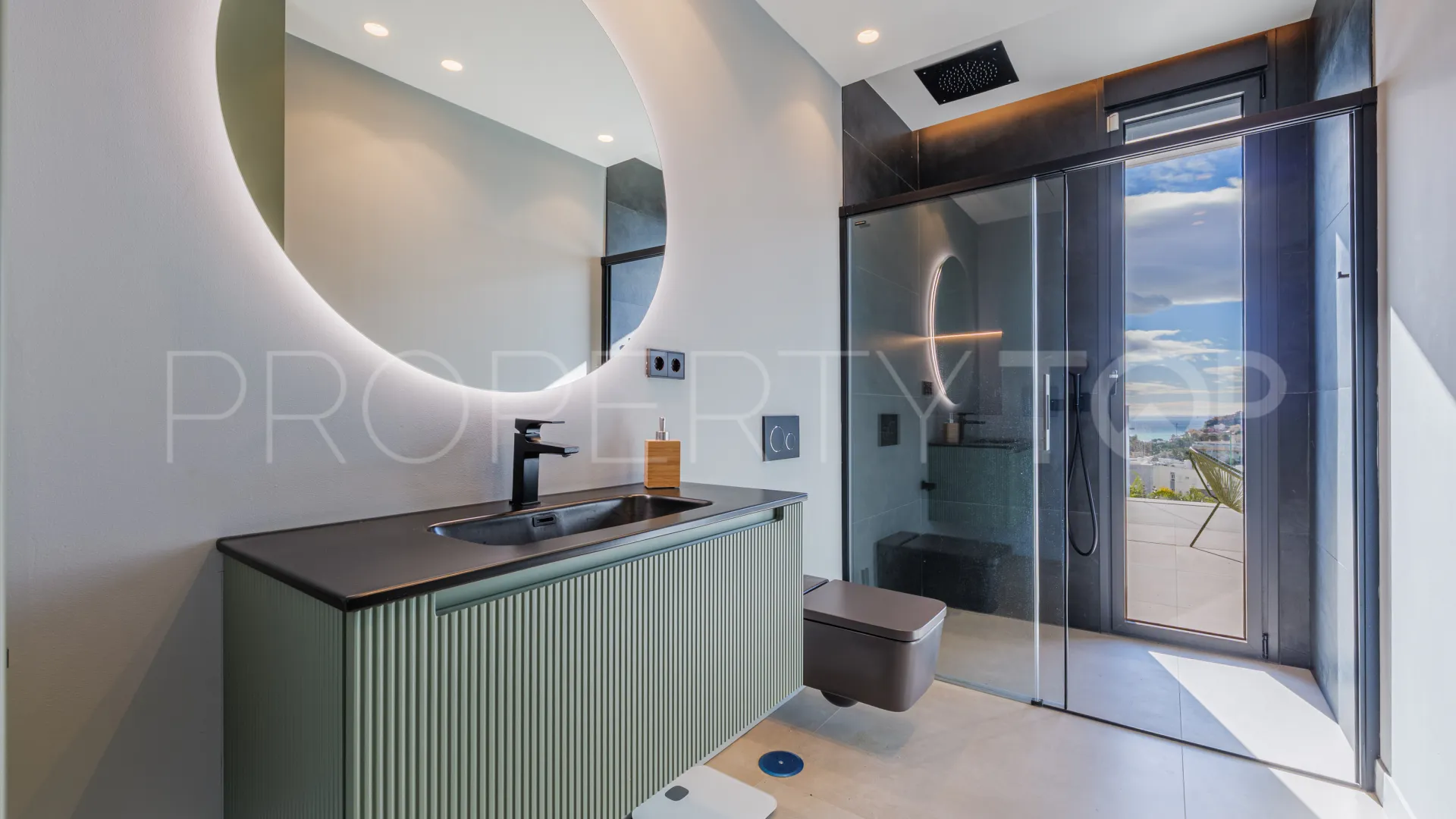 Comprar villa en Malaga - Este