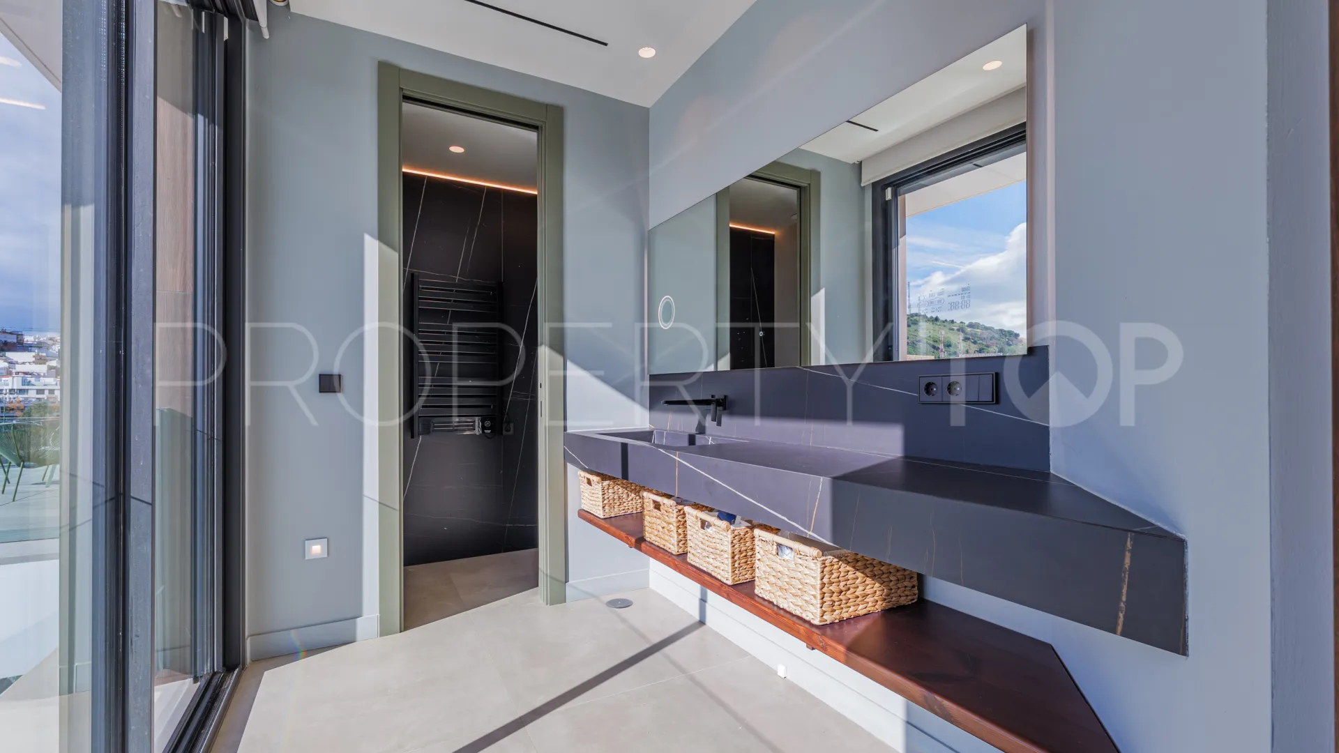 Comprar villa en Malaga - Este