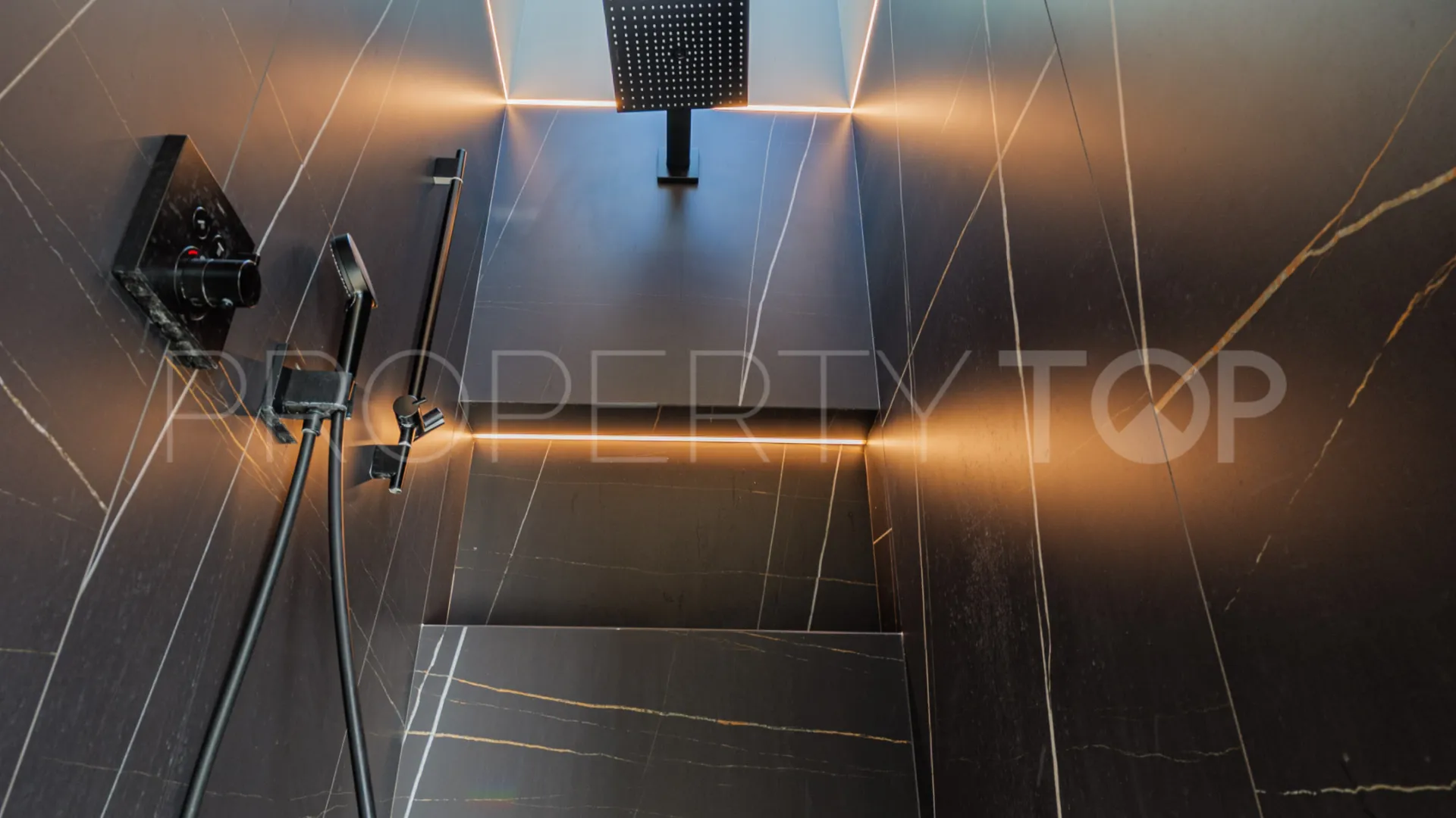 Comprar villa en Malaga - Este