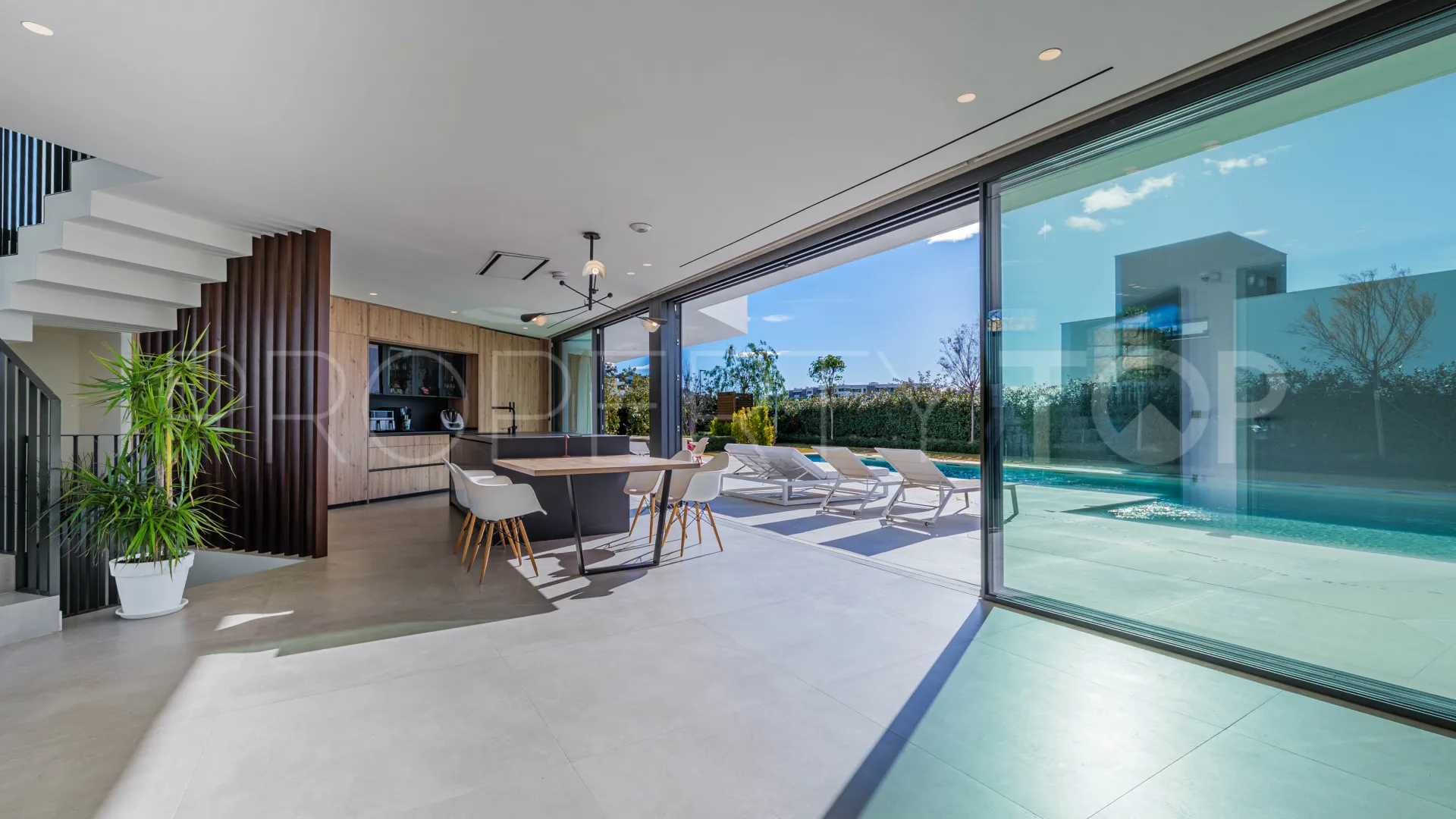 Comprar villa en Malaga - Este