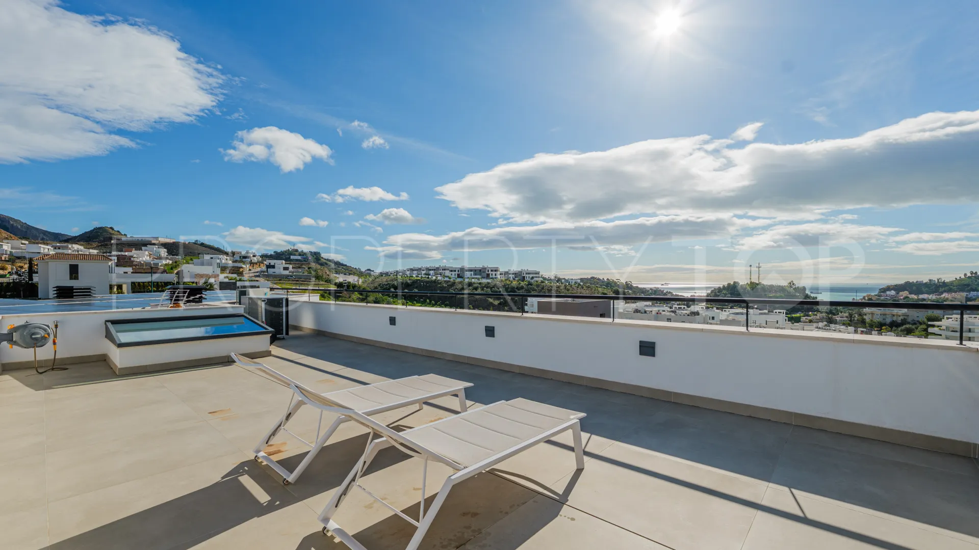 Comprar villa en Malaga - Este
