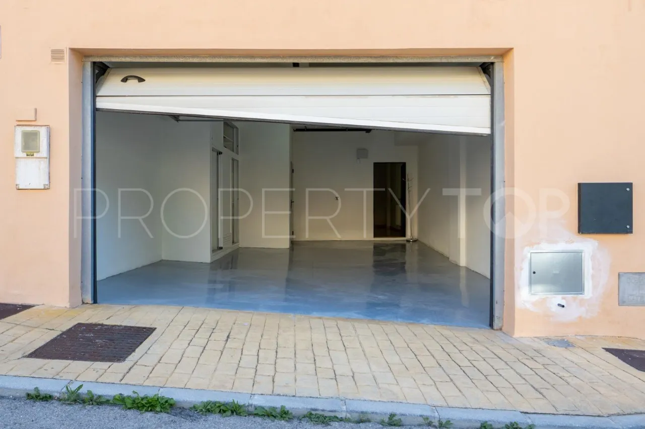 Buy town house in Los Pacos with 4 bedrooms