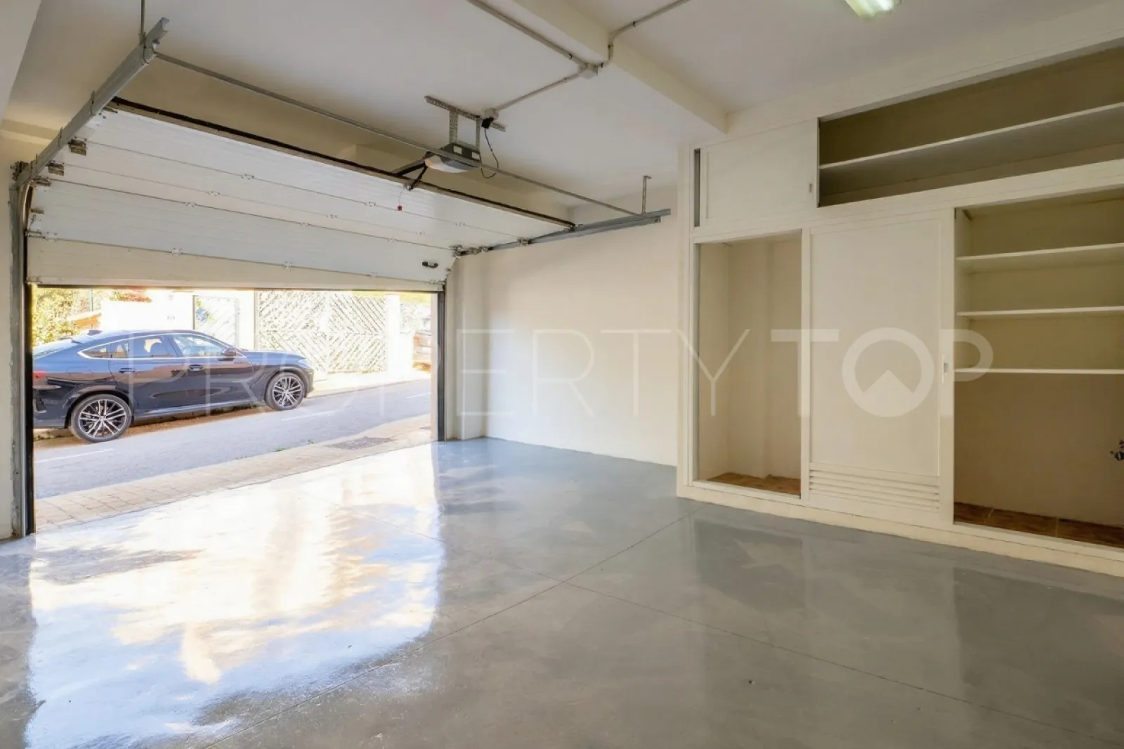Buy town house in Los Pacos with 4 bedrooms