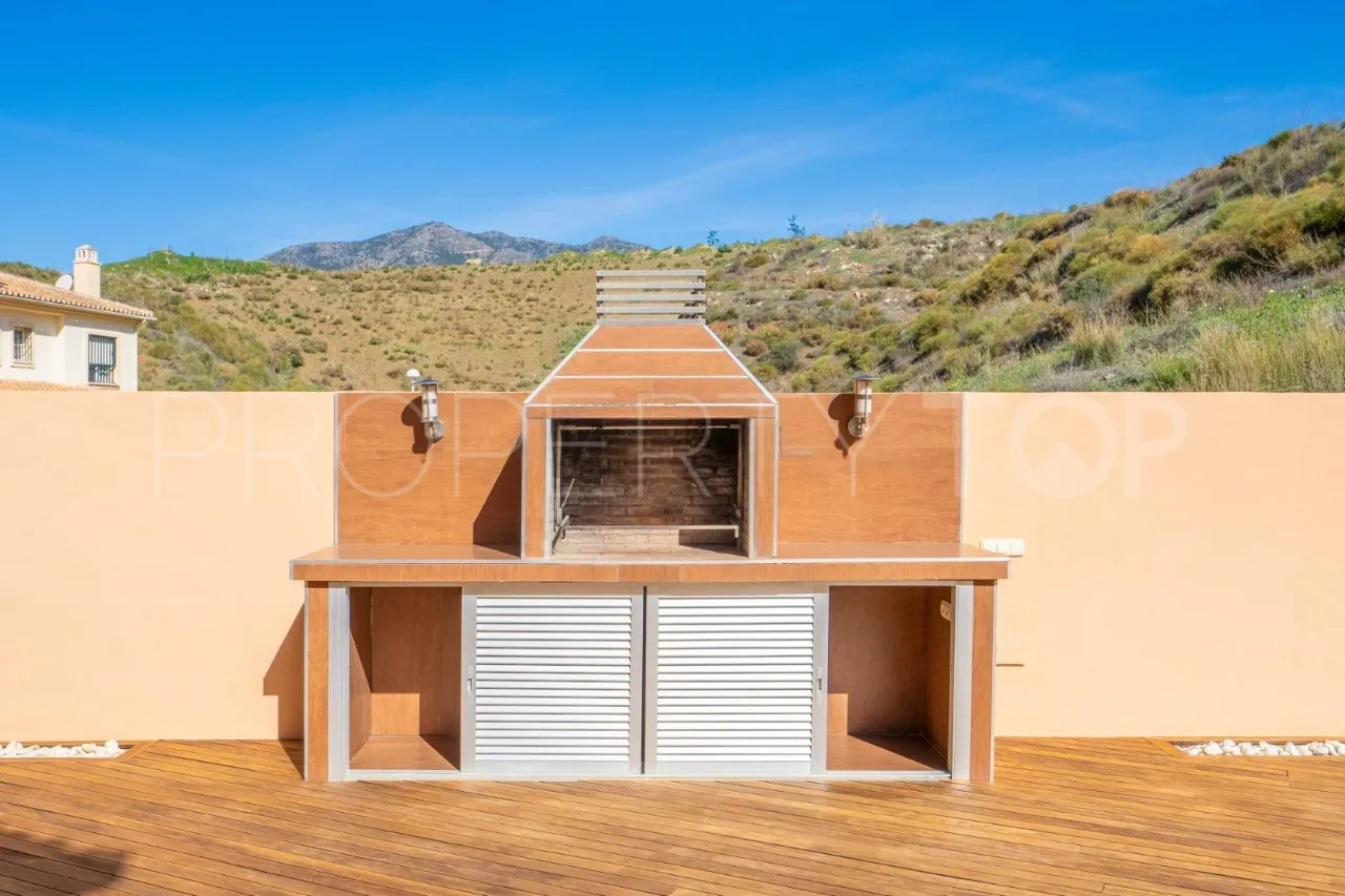 Buy town house in Los Pacos with 4 bedrooms