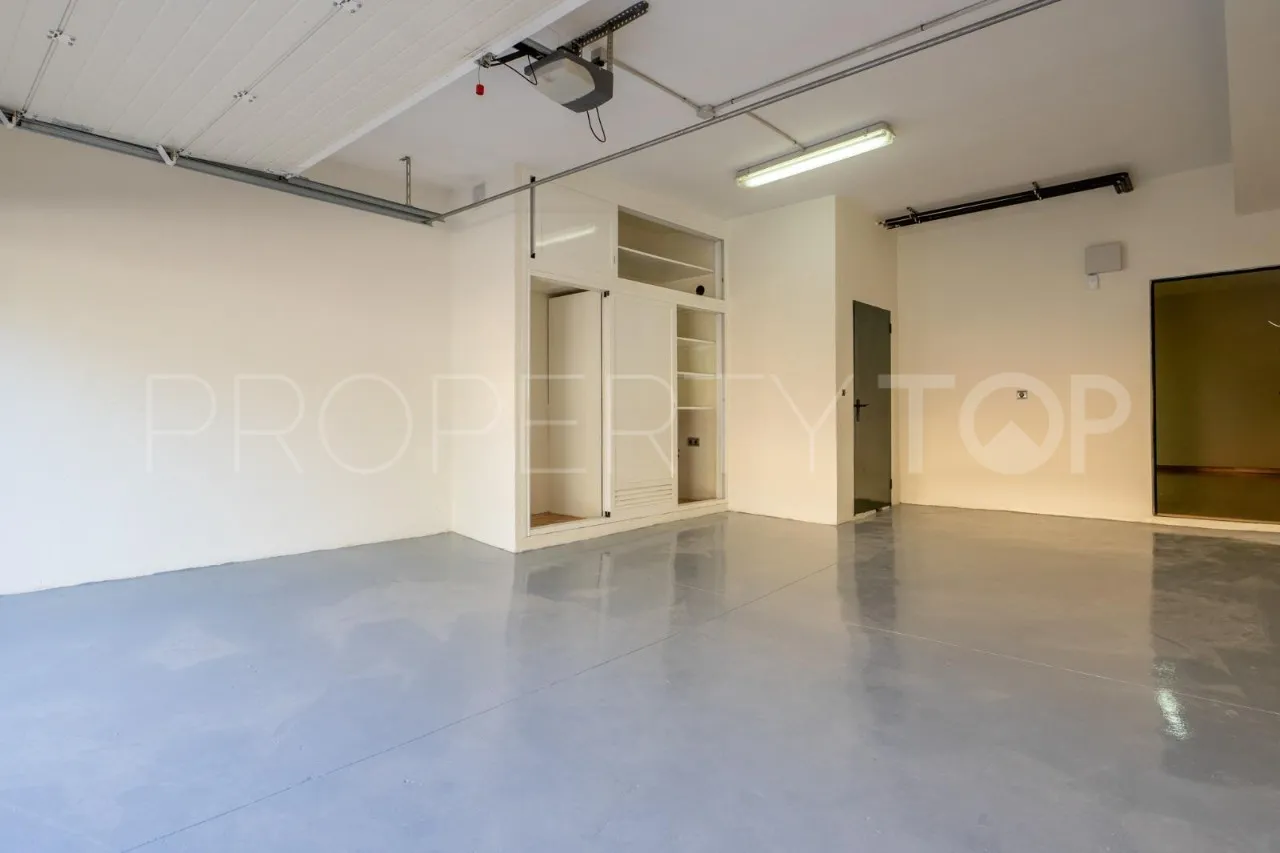Buy town house in Los Pacos with 4 bedrooms