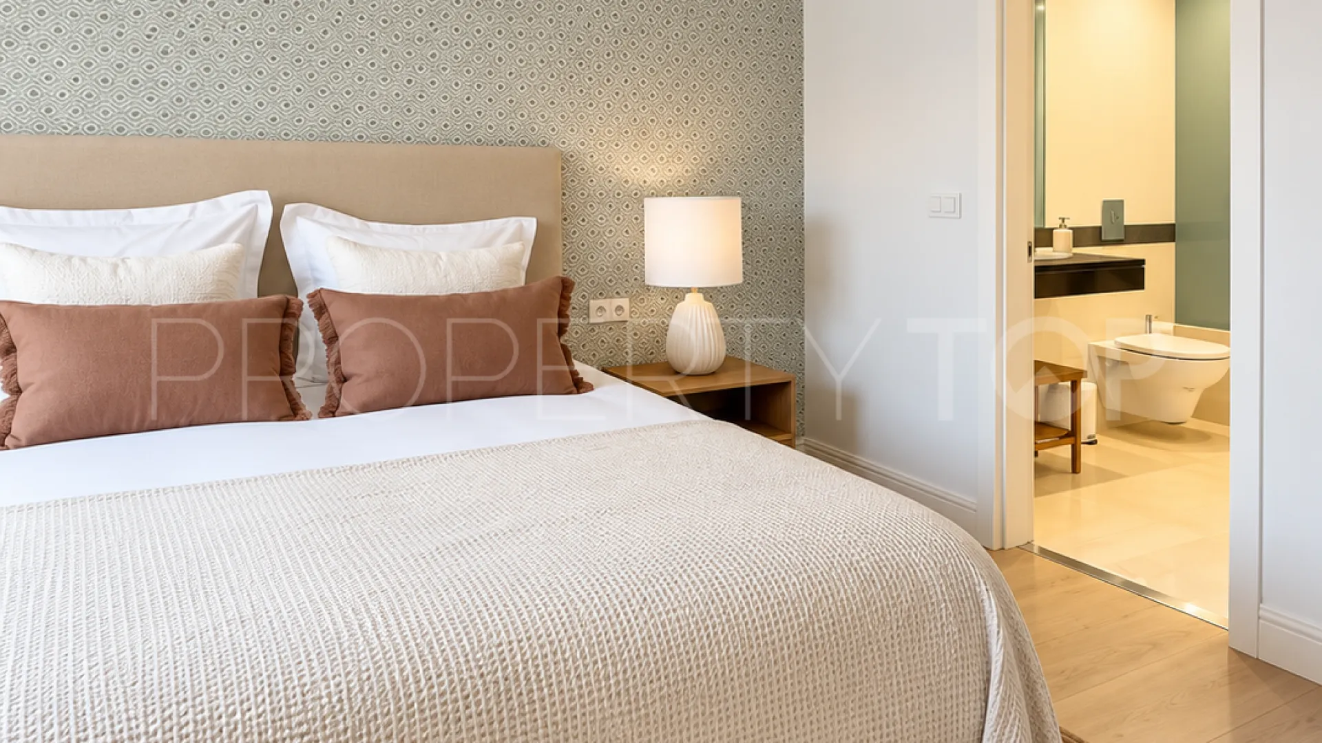 For sale duplex penthouse with 2 bedrooms in Malaga