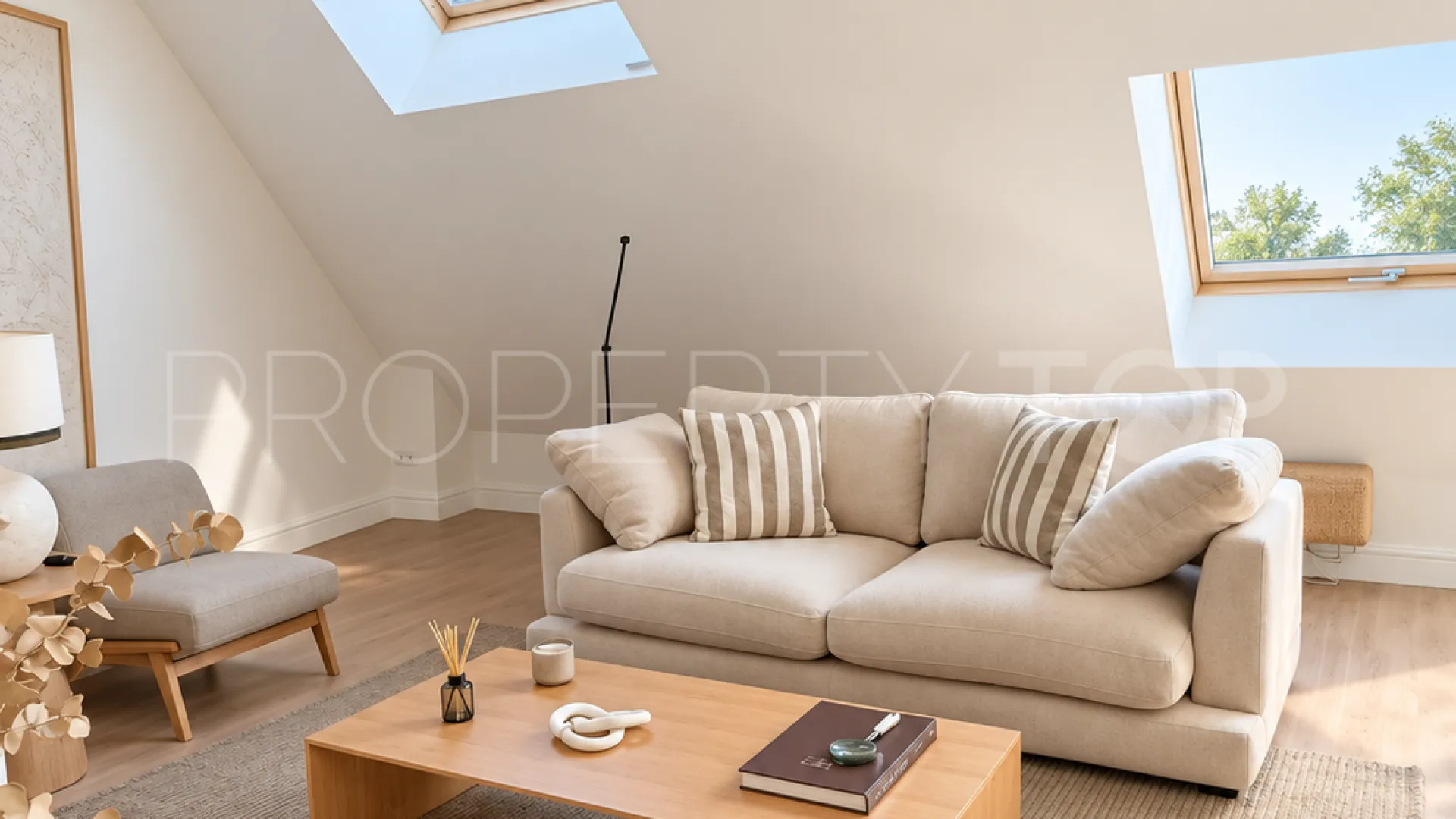 For sale duplex penthouse with 2 bedrooms in Malaga