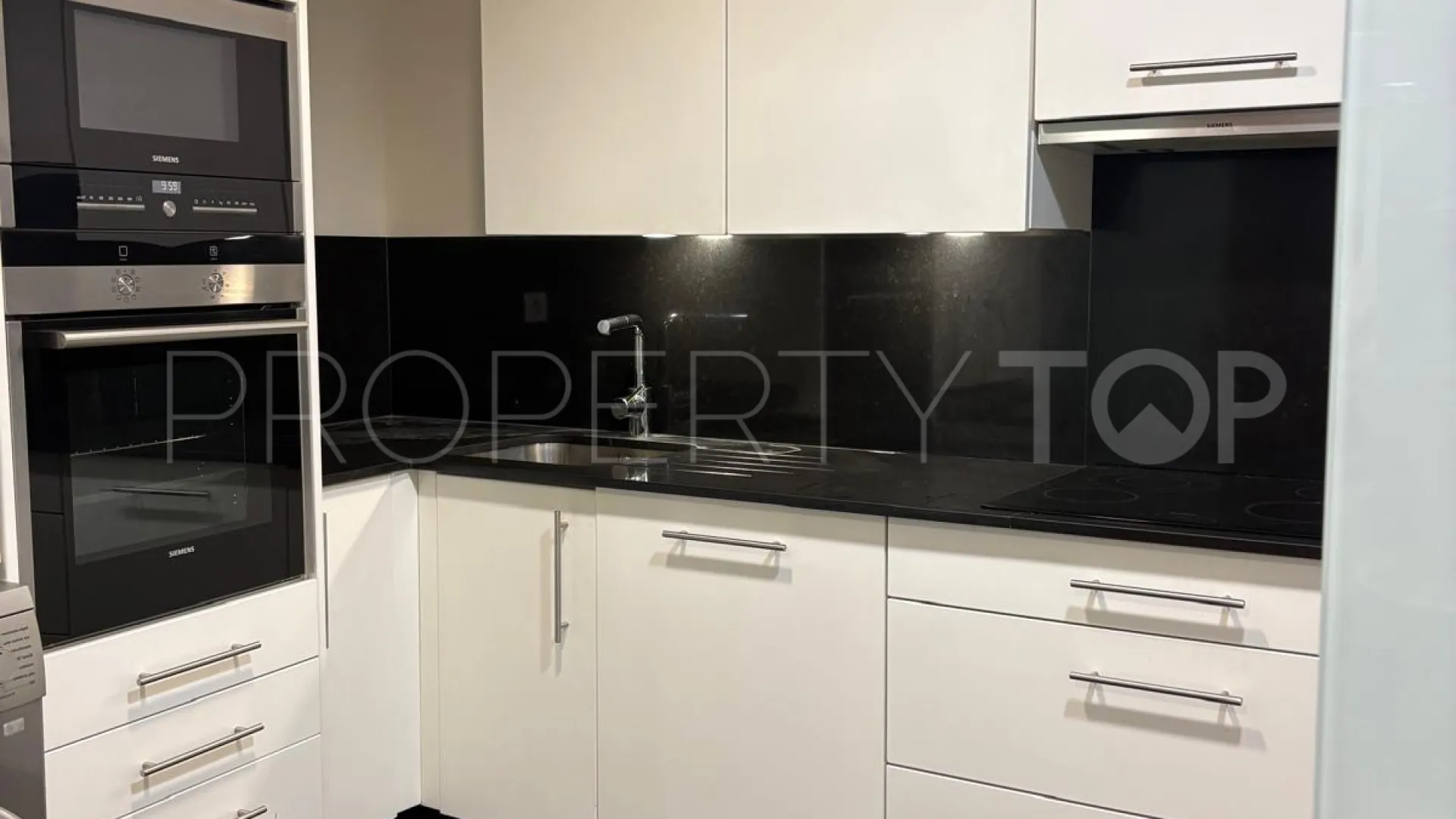 For sale duplex penthouse with 2 bedrooms in Malaga