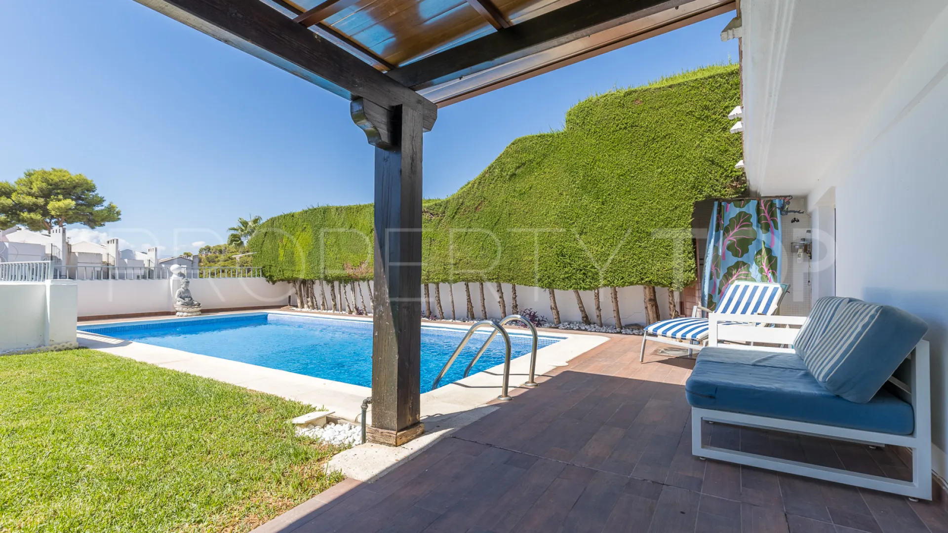 For sale villa with 6 bedrooms in Cerrado Calderón - El Morlaco