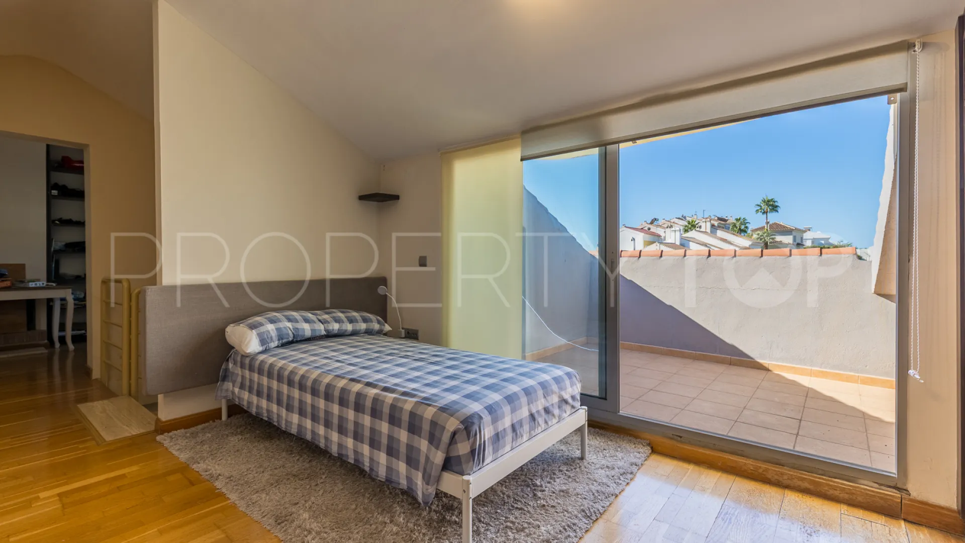 For sale villa with 6 bedrooms in Cerrado Calderón - El Morlaco