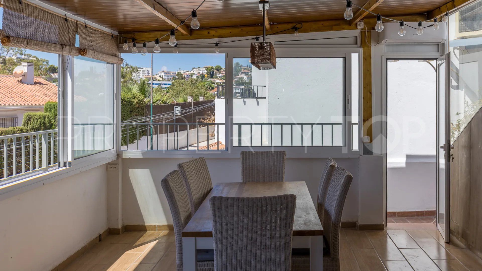 For sale villa with 6 bedrooms in Cerrado Calderón - El Morlaco