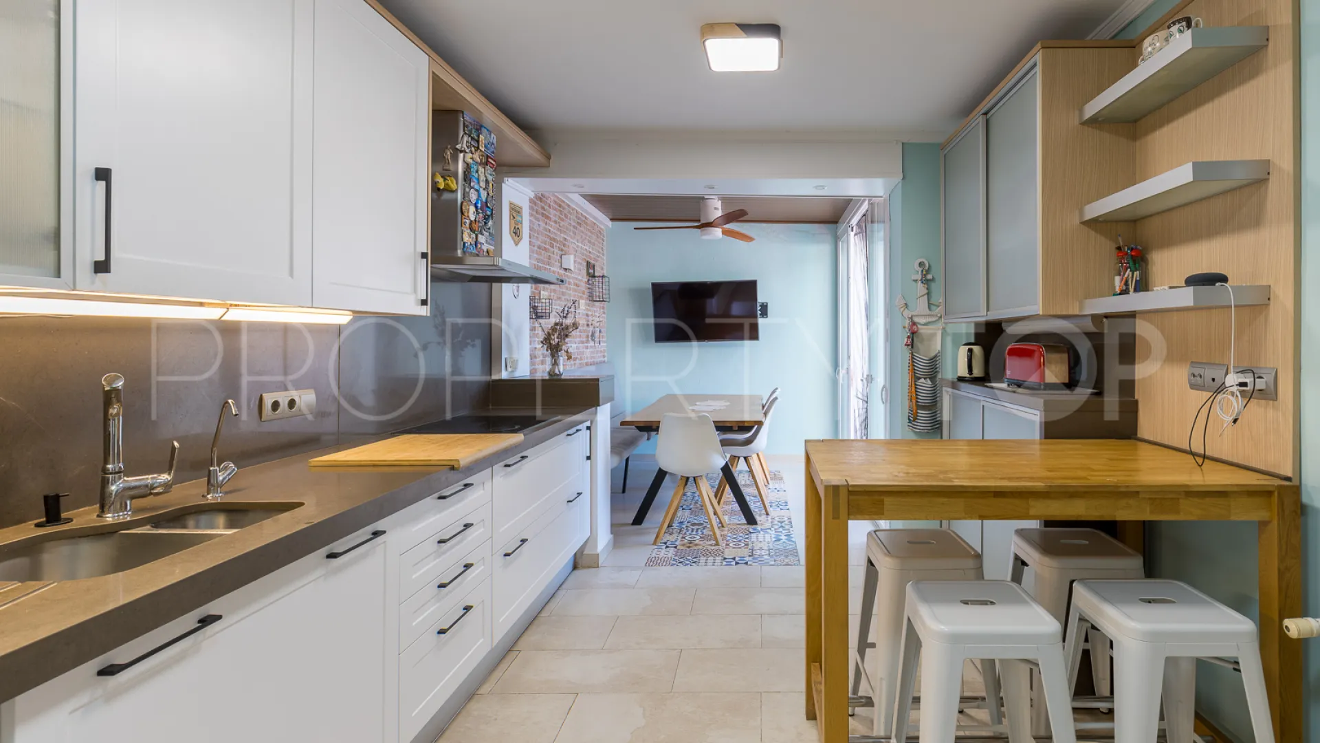 For sale villa with 6 bedrooms in Cerrado Calderón - El Morlaco