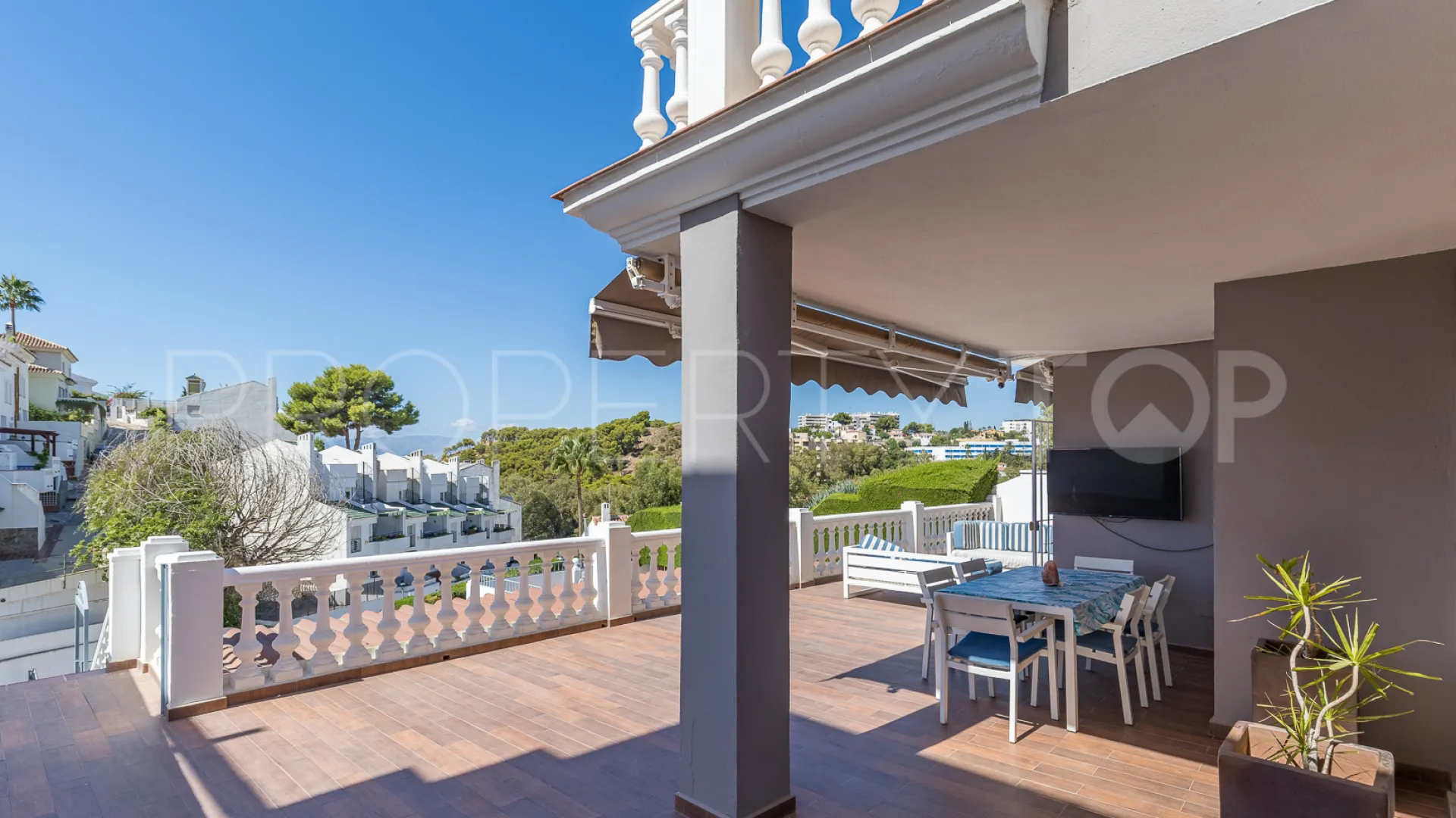 For sale villa with 6 bedrooms in Cerrado Calderón - El Morlaco