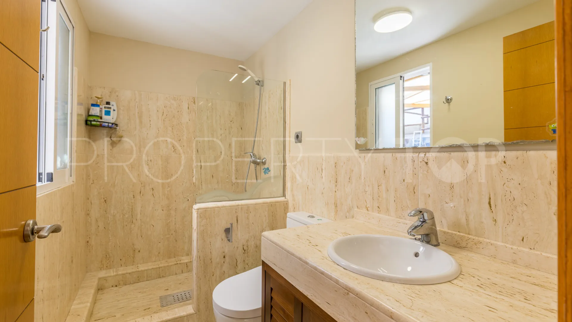 For sale villa with 6 bedrooms in Cerrado Calderón - El Morlaco
