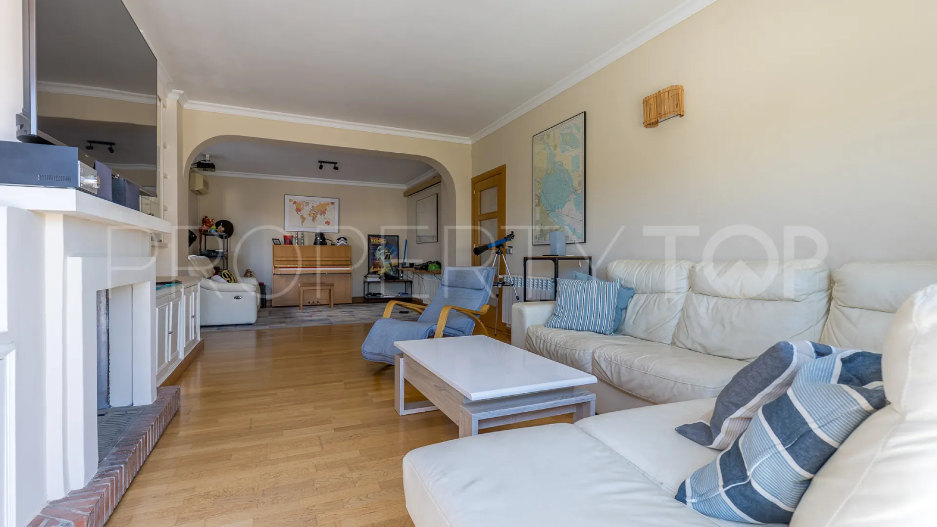 For sale villa with 6 bedrooms in Cerrado Calderón - El Morlaco