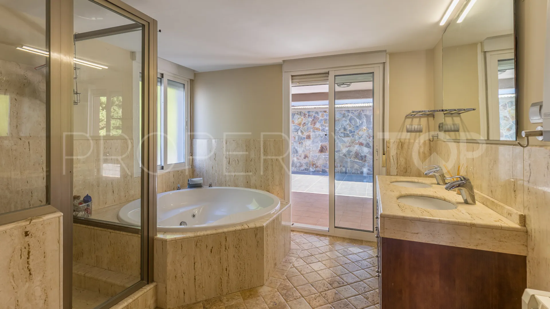 For sale villa with 6 bedrooms in Cerrado Calderón - El Morlaco