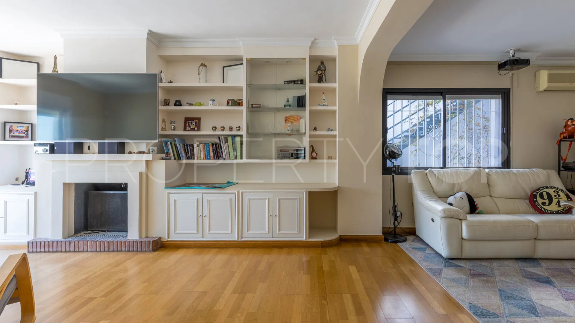 For sale villa with 6 bedrooms in Cerrado Calderón - El Morlaco