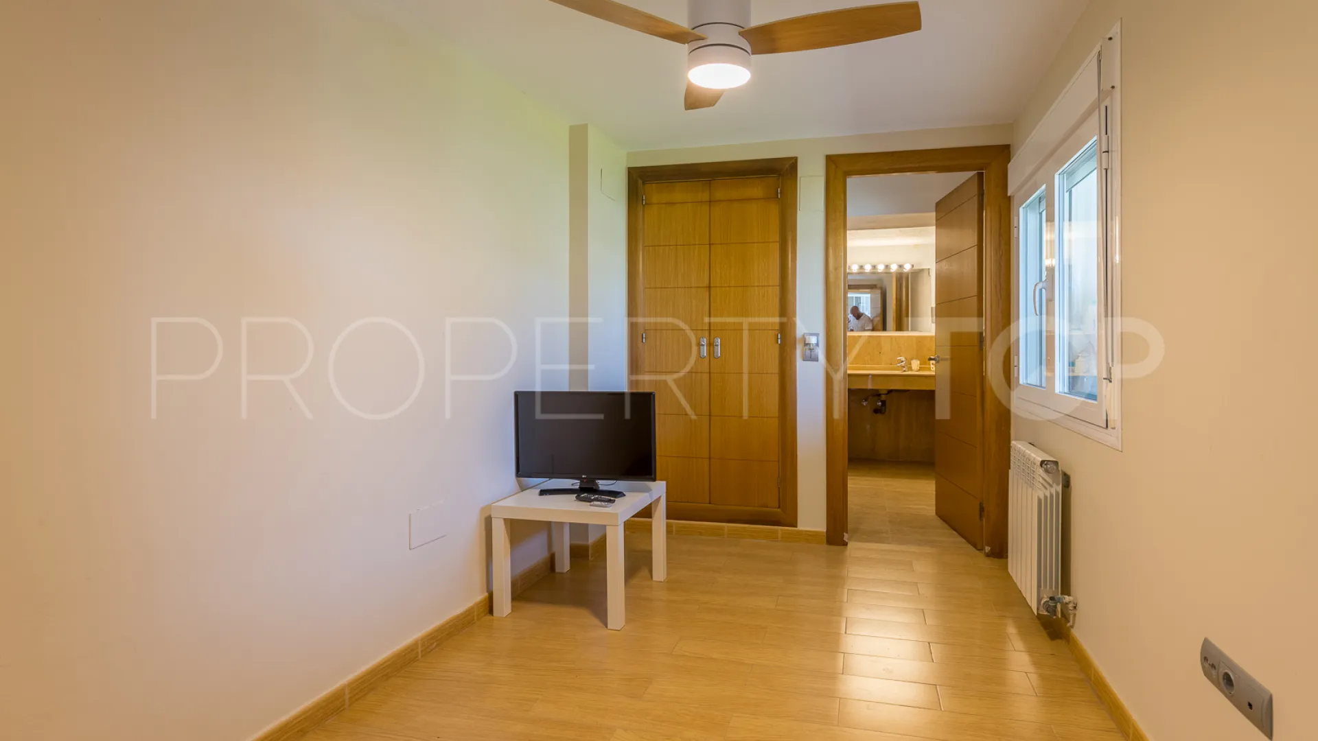 For sale villa with 6 bedrooms in Cerrado Calderón - El Morlaco