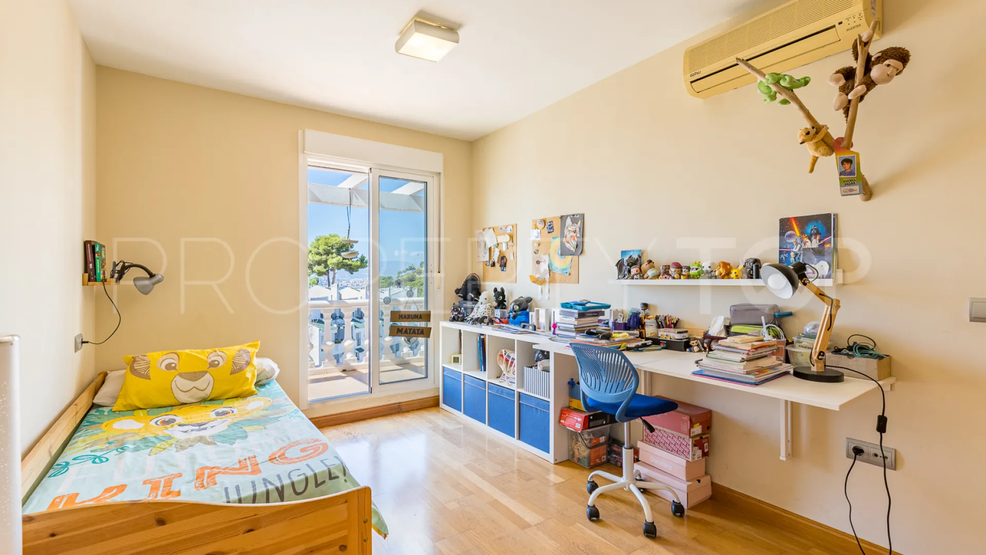 For sale villa with 6 bedrooms in Cerrado Calderón - El Morlaco