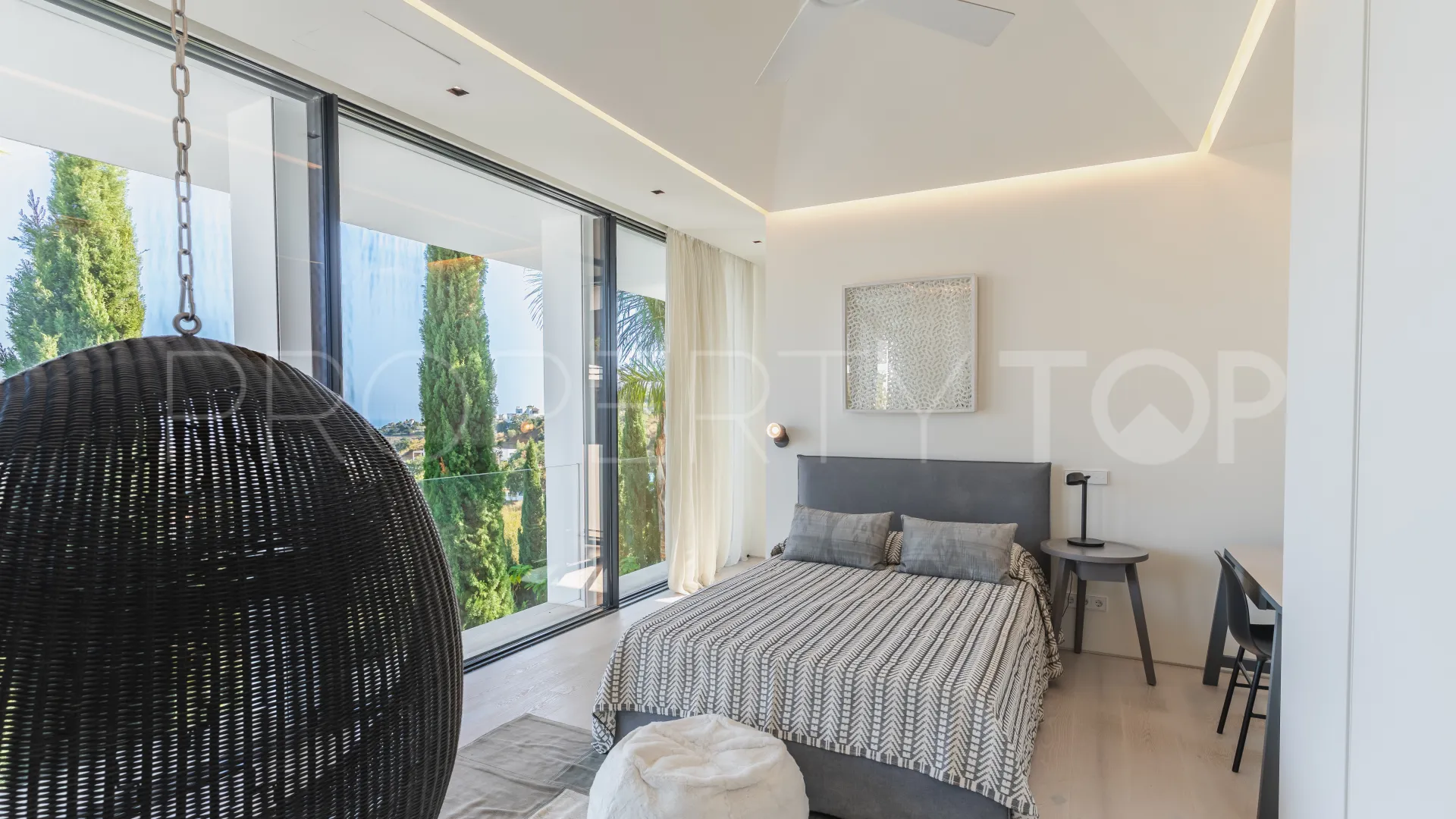 Villa for sale in La Mairena with 6 bedrooms