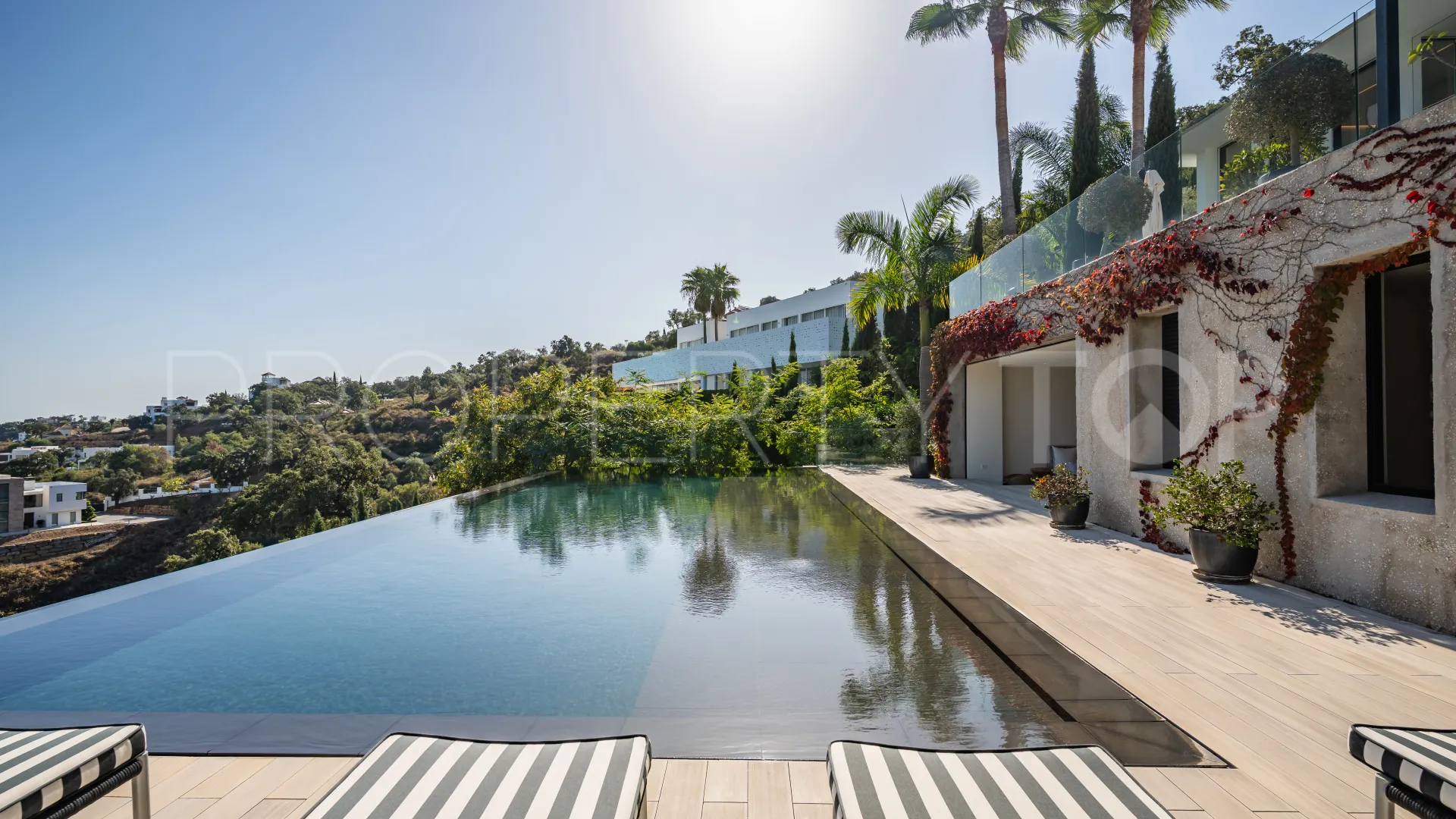Villa for sale in La Mairena with 6 bedrooms