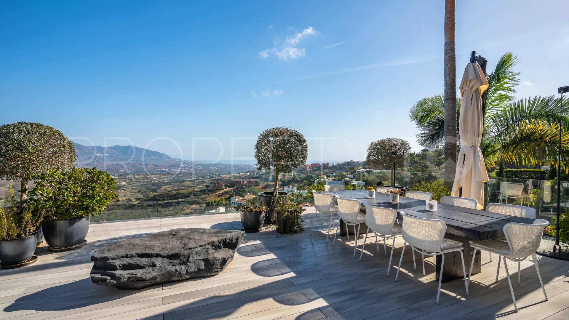 Villa for sale in La Mairena with 6 bedrooms