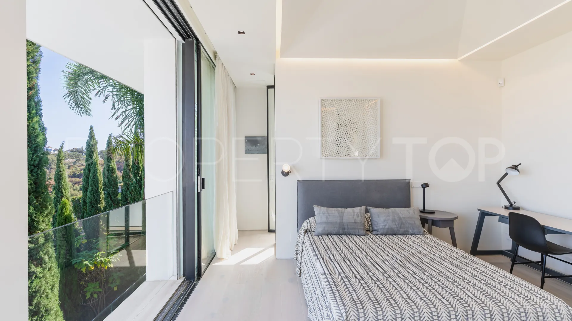 Villa for sale in La Mairena with 6 bedrooms