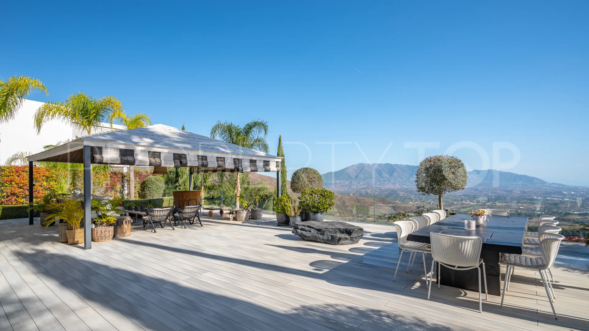 Villa for sale in La Mairena with 6 bedrooms