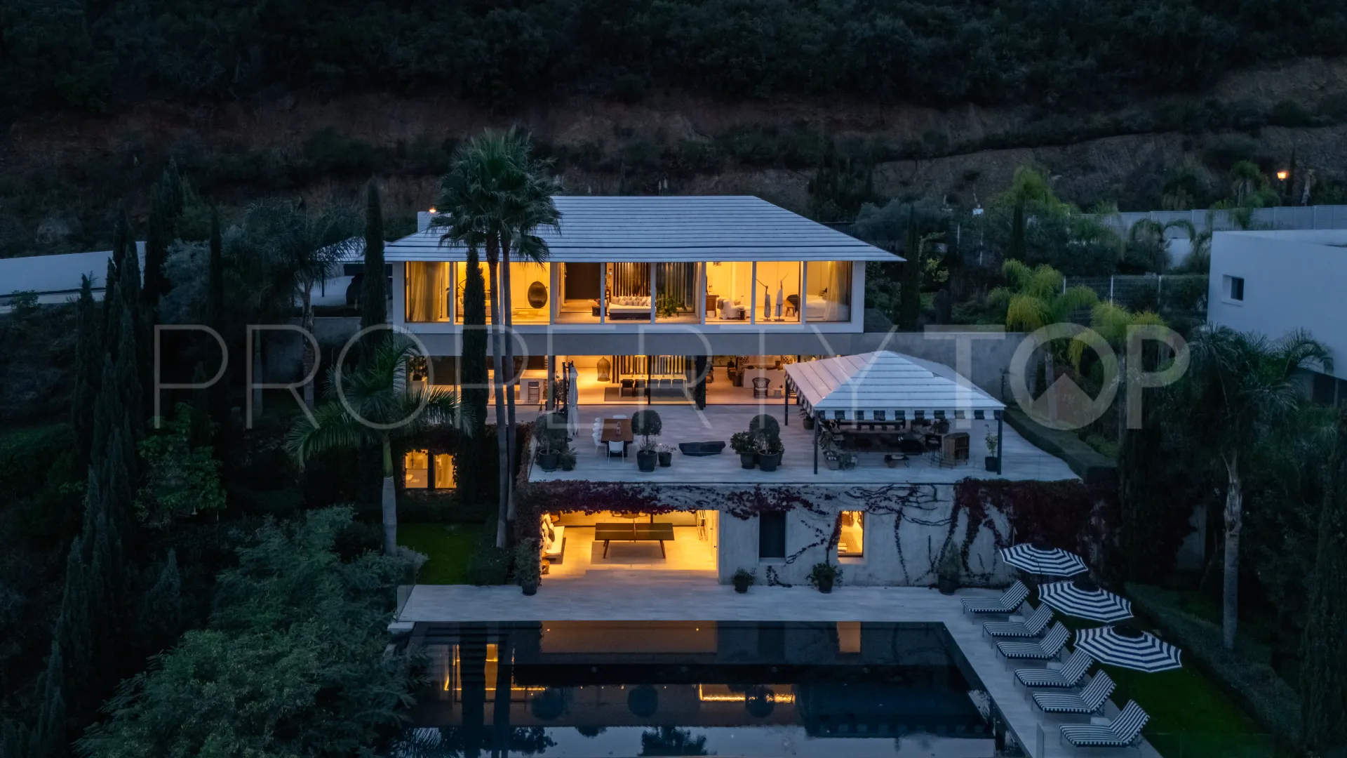 Villa for sale in La Mairena with 6 bedrooms