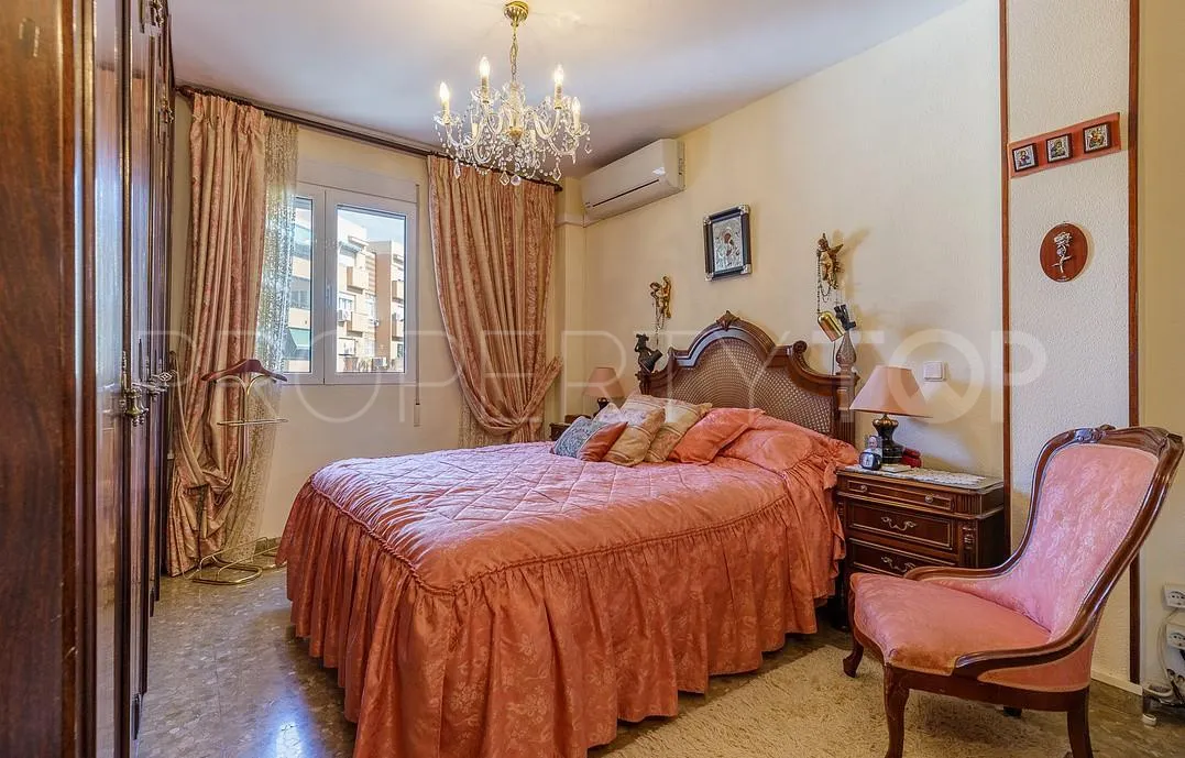 Pedregalejo, apartamento de 5 dormitorios en venta