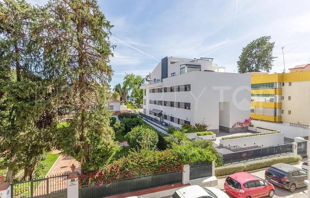 Pedregalejo, apartamento de 5 dormitorios en venta