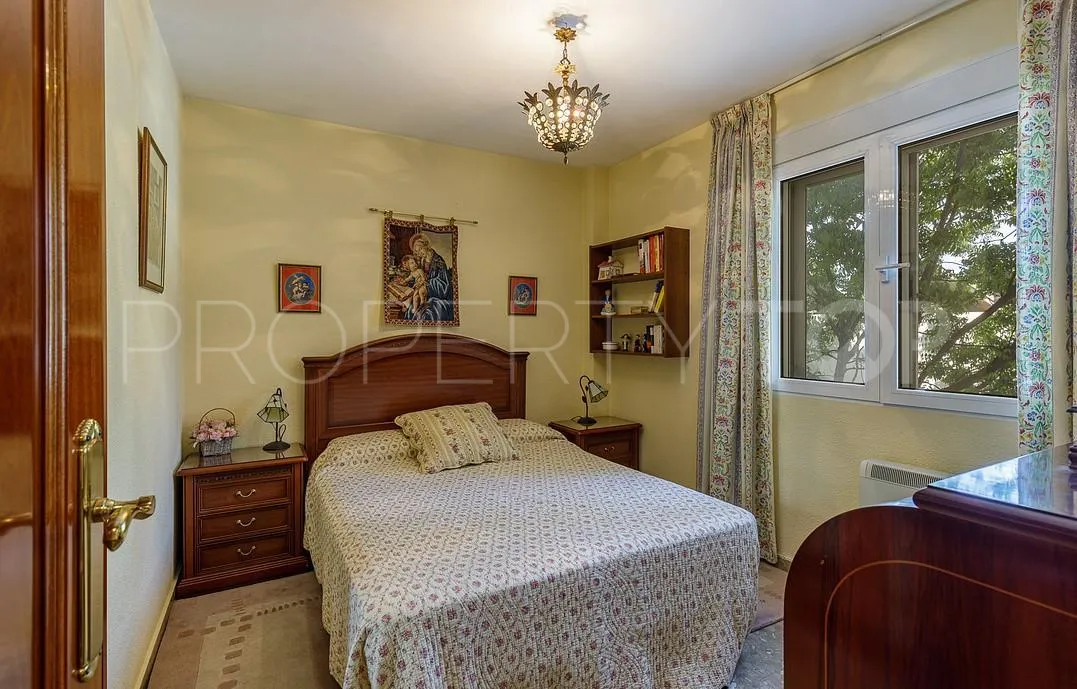 Pedregalejo, apartamento de 5 dormitorios en venta
