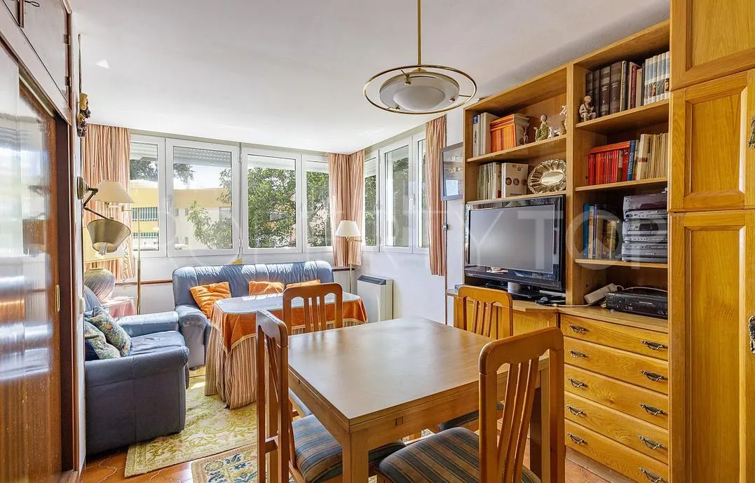 Pedregalejo, apartamento de 5 dormitorios en venta