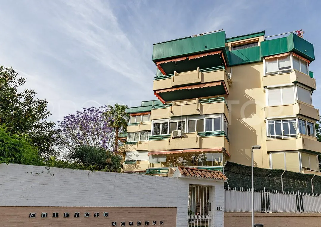 Pedregalejo, apartamento de 5 dormitorios en venta